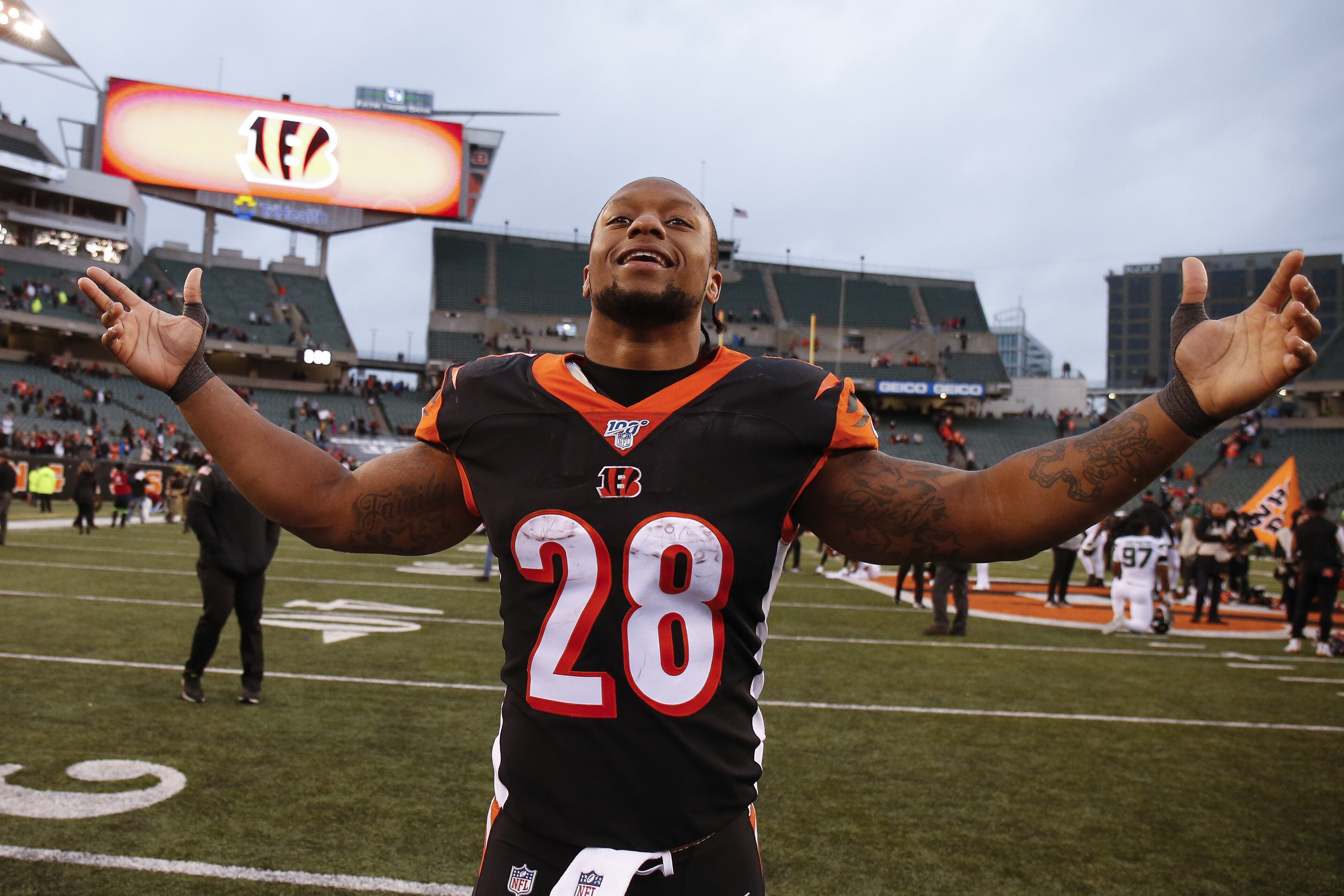 Joe Mixon Rumors Bengals Star Wants New Contract To Be Among Top 8 For Rbs Bleacher Report Latest News Videos And Highlights