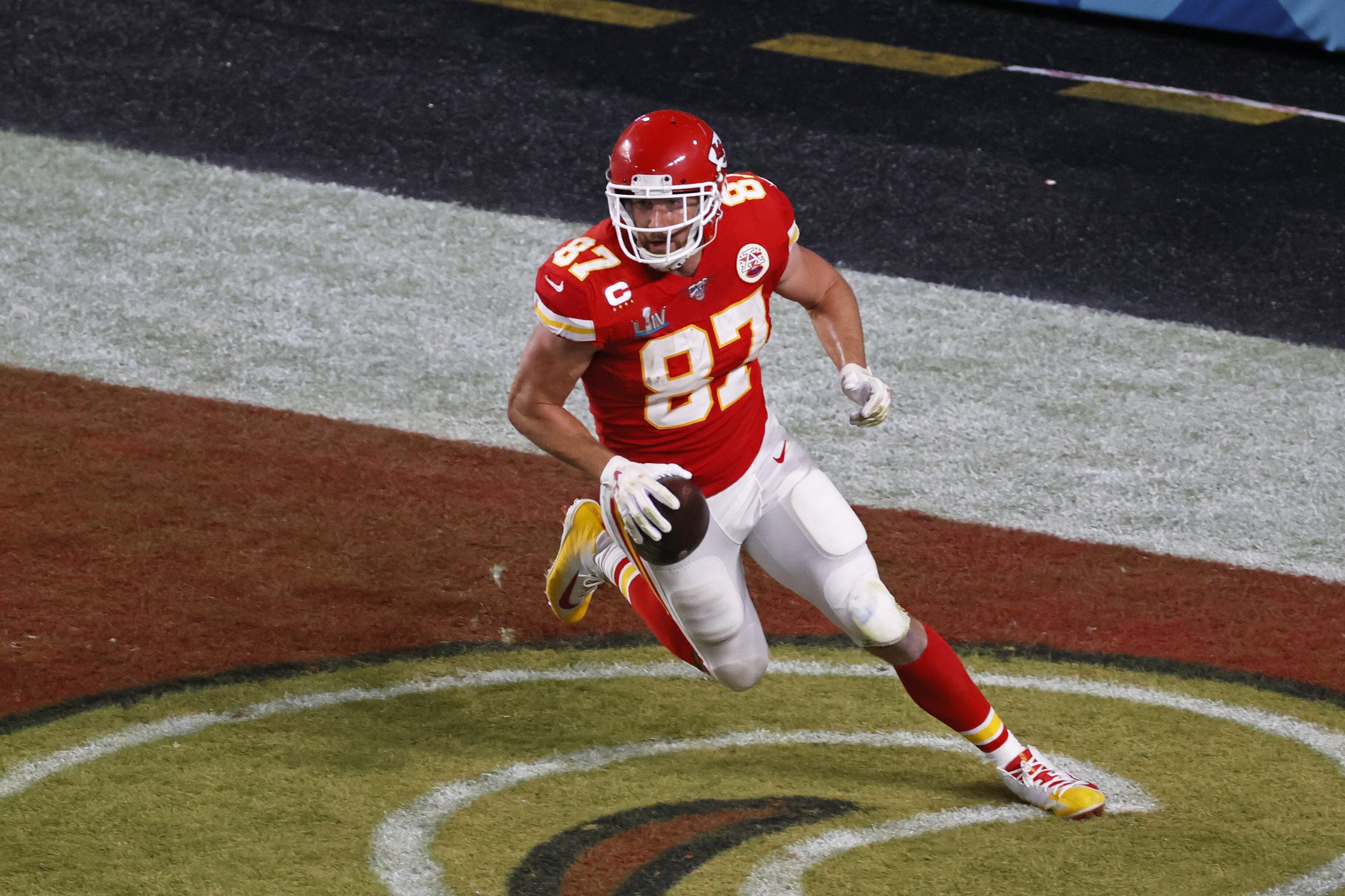 Analyzing Chiefs Salary Cap Space After Travis Kelce Patrick Mahomes Contracts Bleacher Report Latest News Videos And Highlights