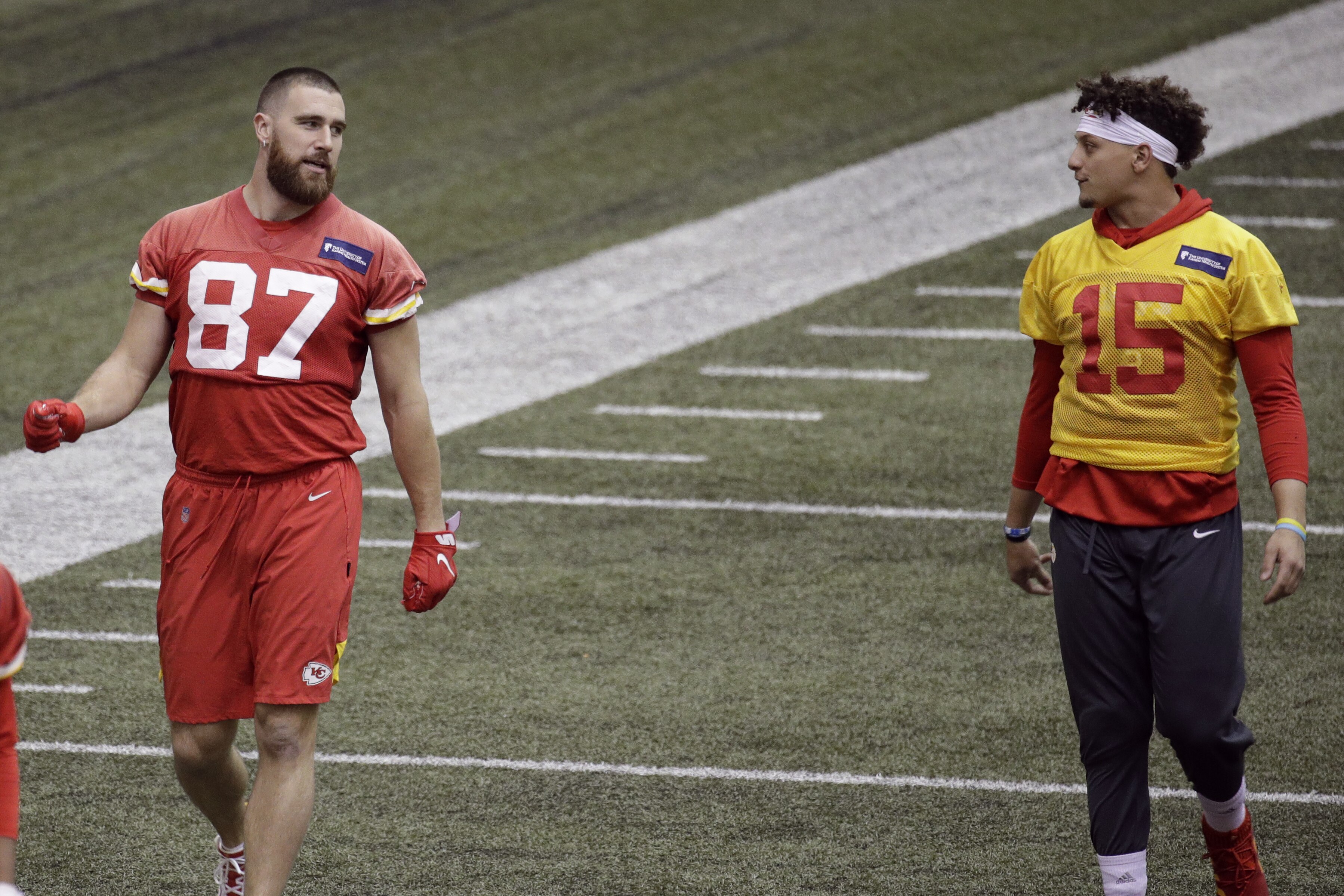 Chiefs Patrick Mahomes Celebrates Travis Kelce S Contract Extension On Twitter Bleacher Report Latest News Videos And Highlights