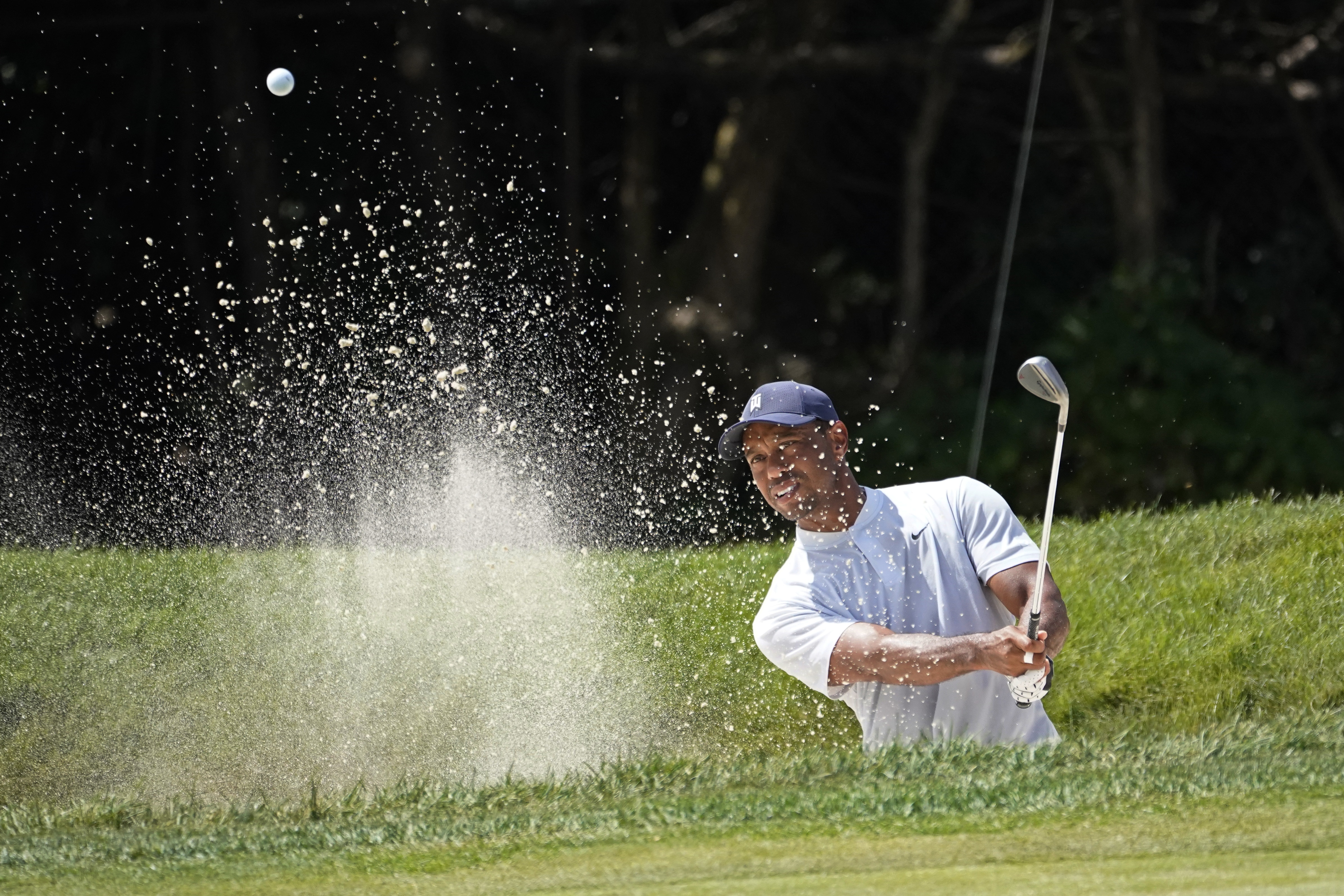 Tiger Woods Falls Down Leaderboard After Shooting 75 In Bmw Championship Round 2 Bleacher Report Latest News Videos And Highlights