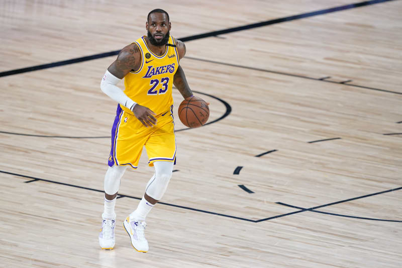 lebron james plays for the lakers