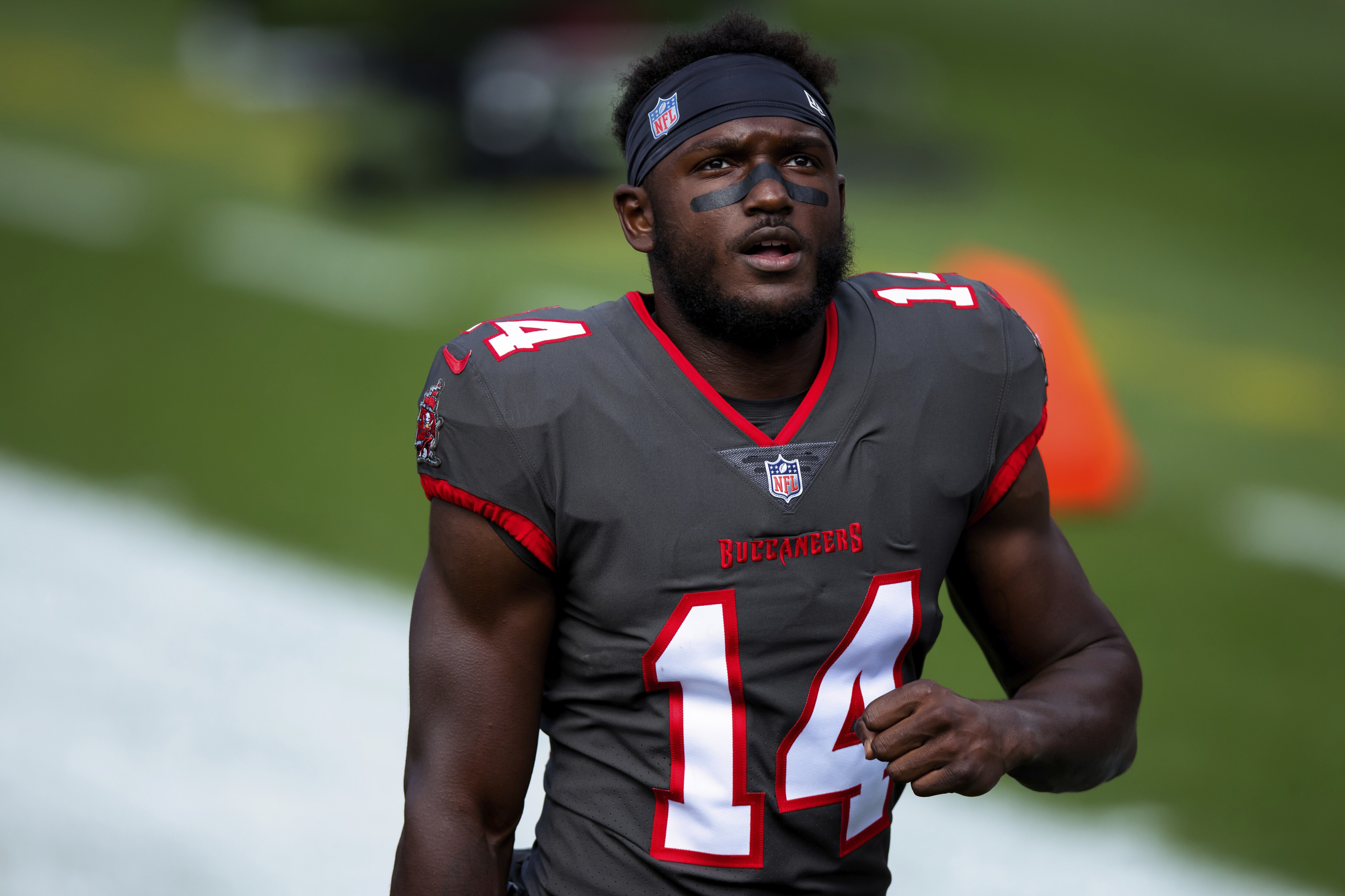 Report Bucs Wr Chris Godwin Out Week 4 And Potentially Week 5 With Injury Bleacher Report Latest News Videos And Highlights