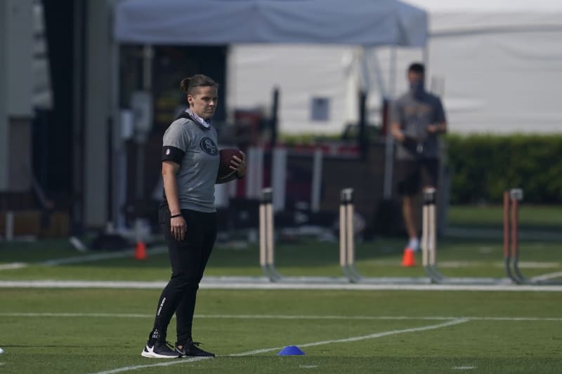 Katie Sowers Sister Liz Says 49ers Disrespected Coach With Team Plane Seat Bleacher Report Latest News Videos And Highlights