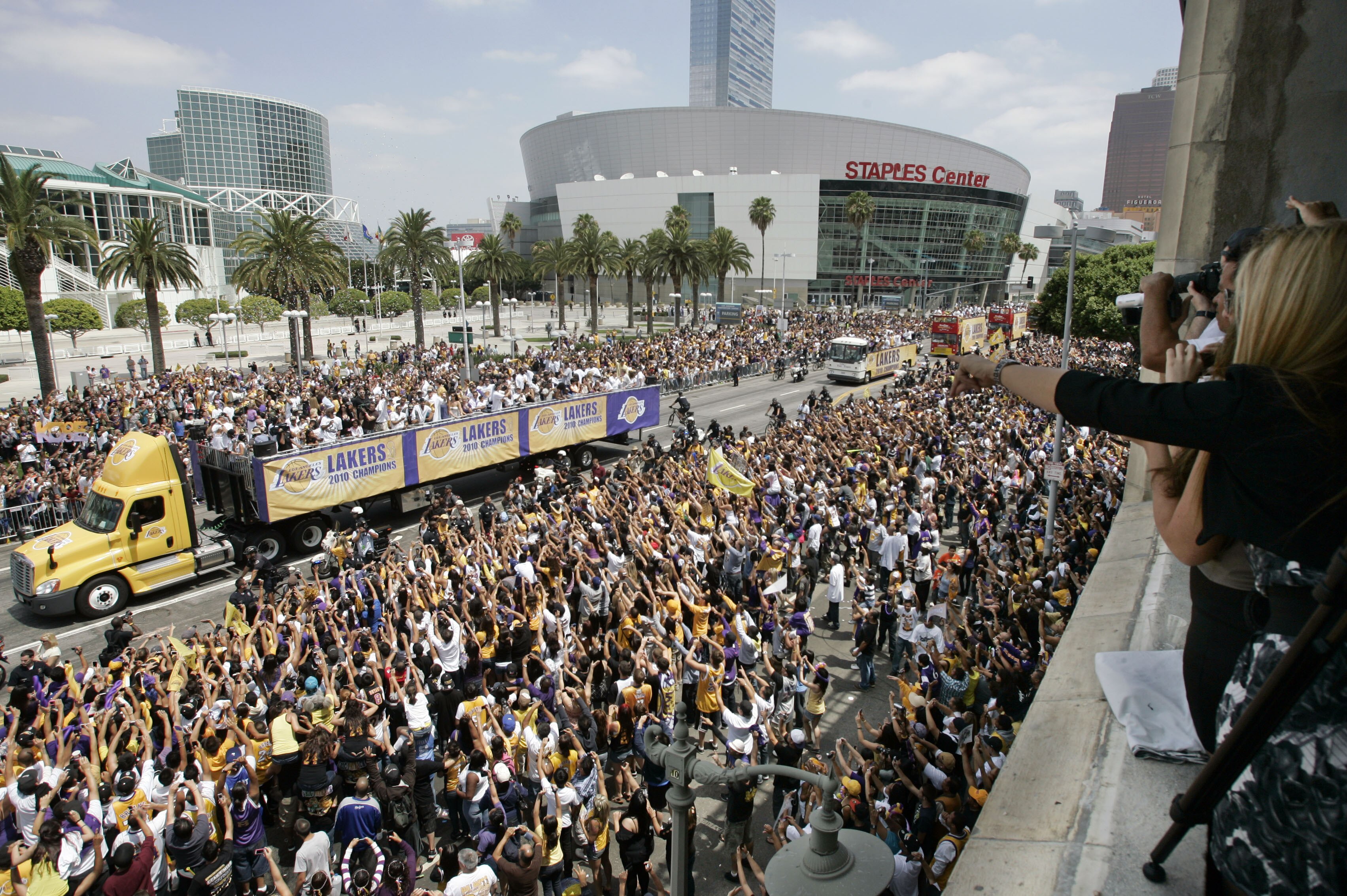 Lakers Fans Encouraged To Stay Home To Celebrate If La Beats Heat In Nba Finals Bleacher Report Latest News Videos And Highlights