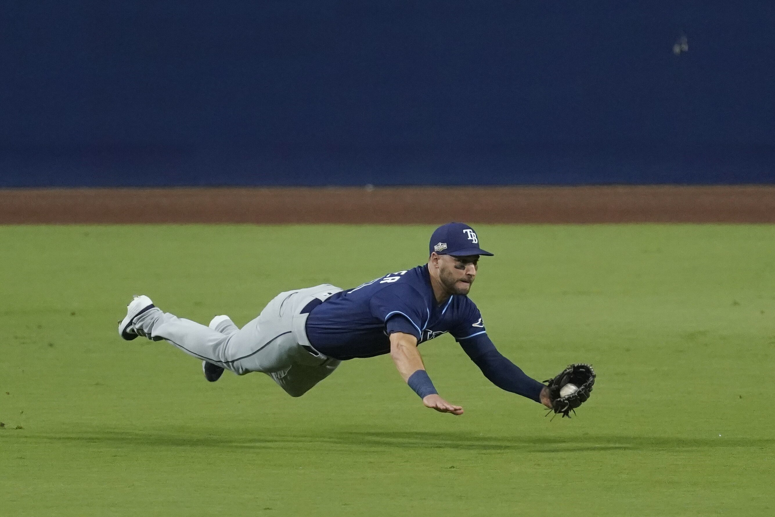 Rays Kevin Kiermaier Day To Day After Hand Injury Diagnosed As Contusion Bleacher Report Latest News Videos And Highlights