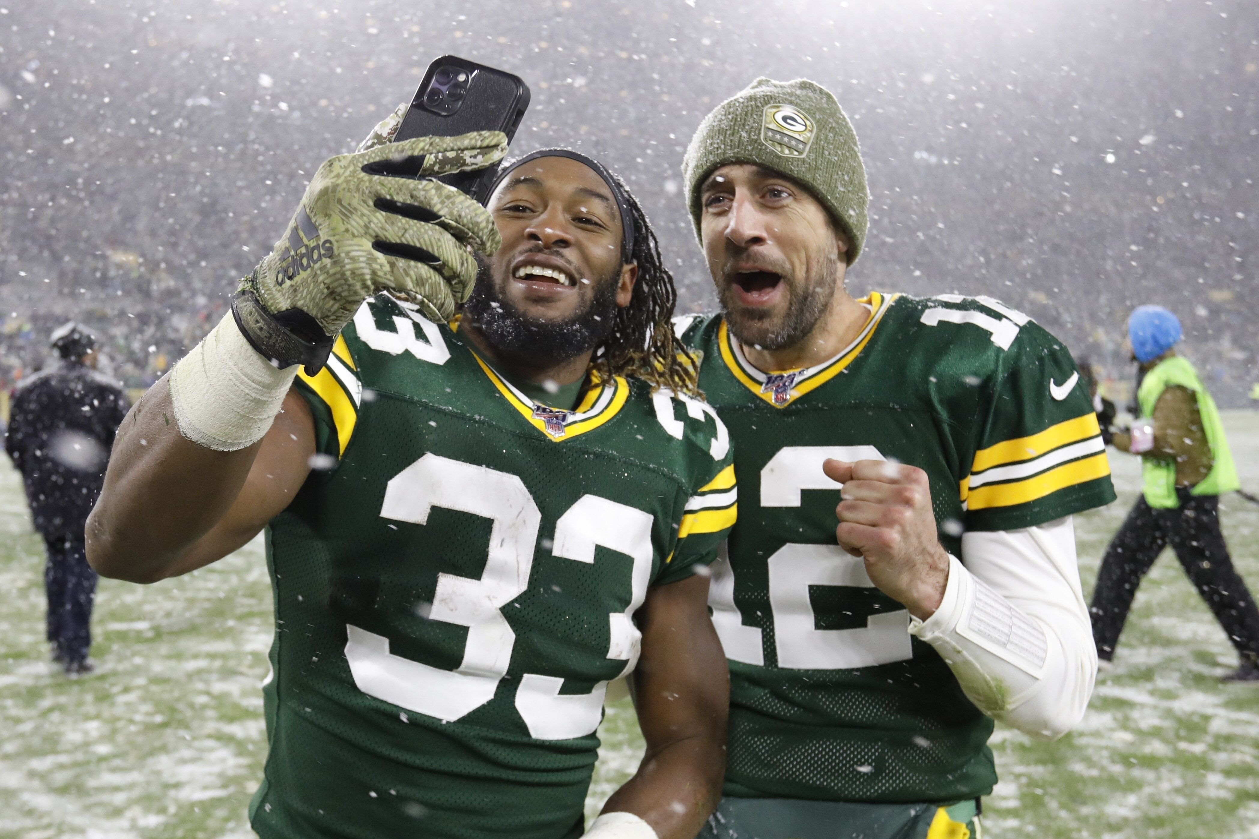 Packers Aaron Jones Believes Aaron Rodgers Will Win 2020 Nfl Mvp Award Bleacher Report Latest News Videos And Highlights In 2020, rodgers led the nfl in completion percentage (70.7), touchdown passes (48), passer rating (121.5) and total touchdowns (51). packers aaron jones believes aaron rodgers will win 2020 nfl mvp award bleacher report latest news videos and highlights