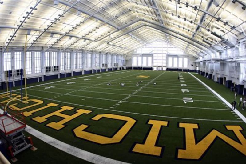 10 College Football Teams With Coolest Facilities Bleacher Report Latest News Videos And Highlights