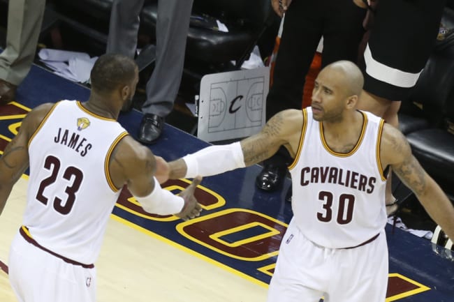Dahntay jones jersey store