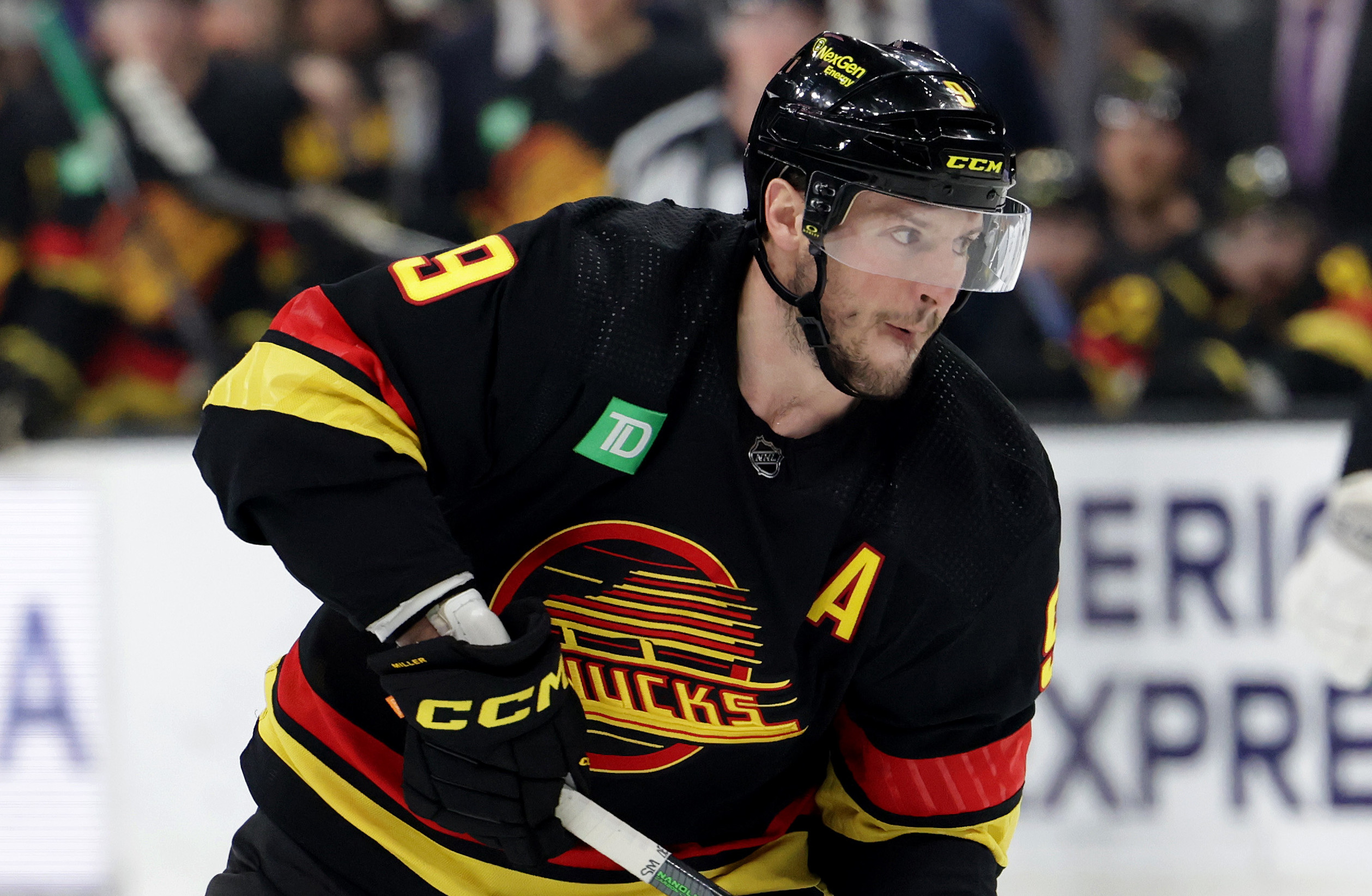 Vancouver Canucks sign free-agent forward Pius Suter