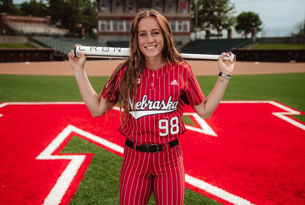 The Crimson White  Softball seeks to deliver on prediction at Women's  College World Series