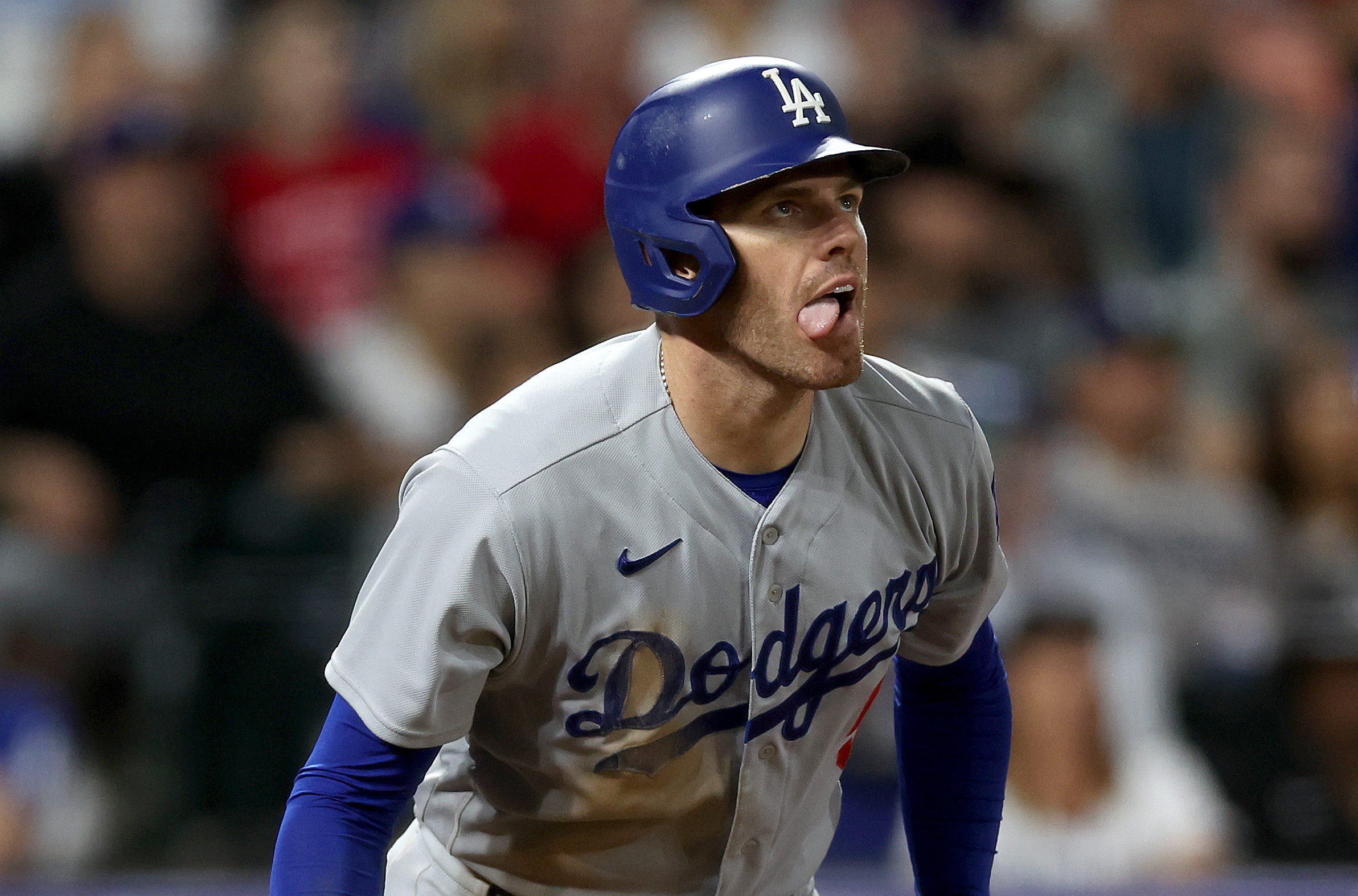 SF Giants video: Gabe Kapler and Kai Correa play catch - McCovey Chronicles