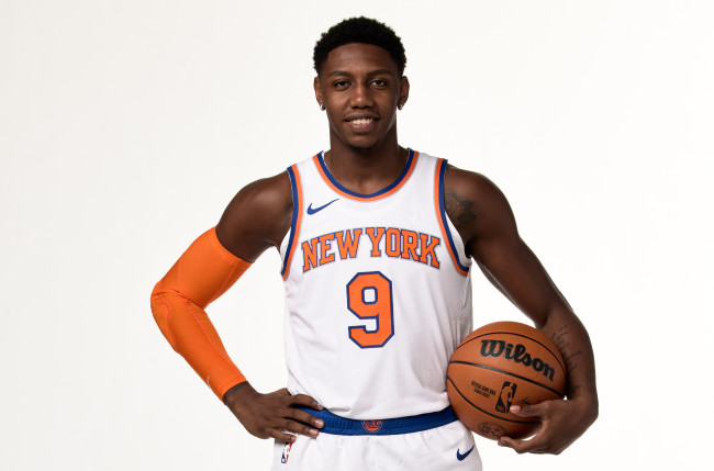 Rj Barrett on X: Yo #Knicks fans! I will be signing autographs