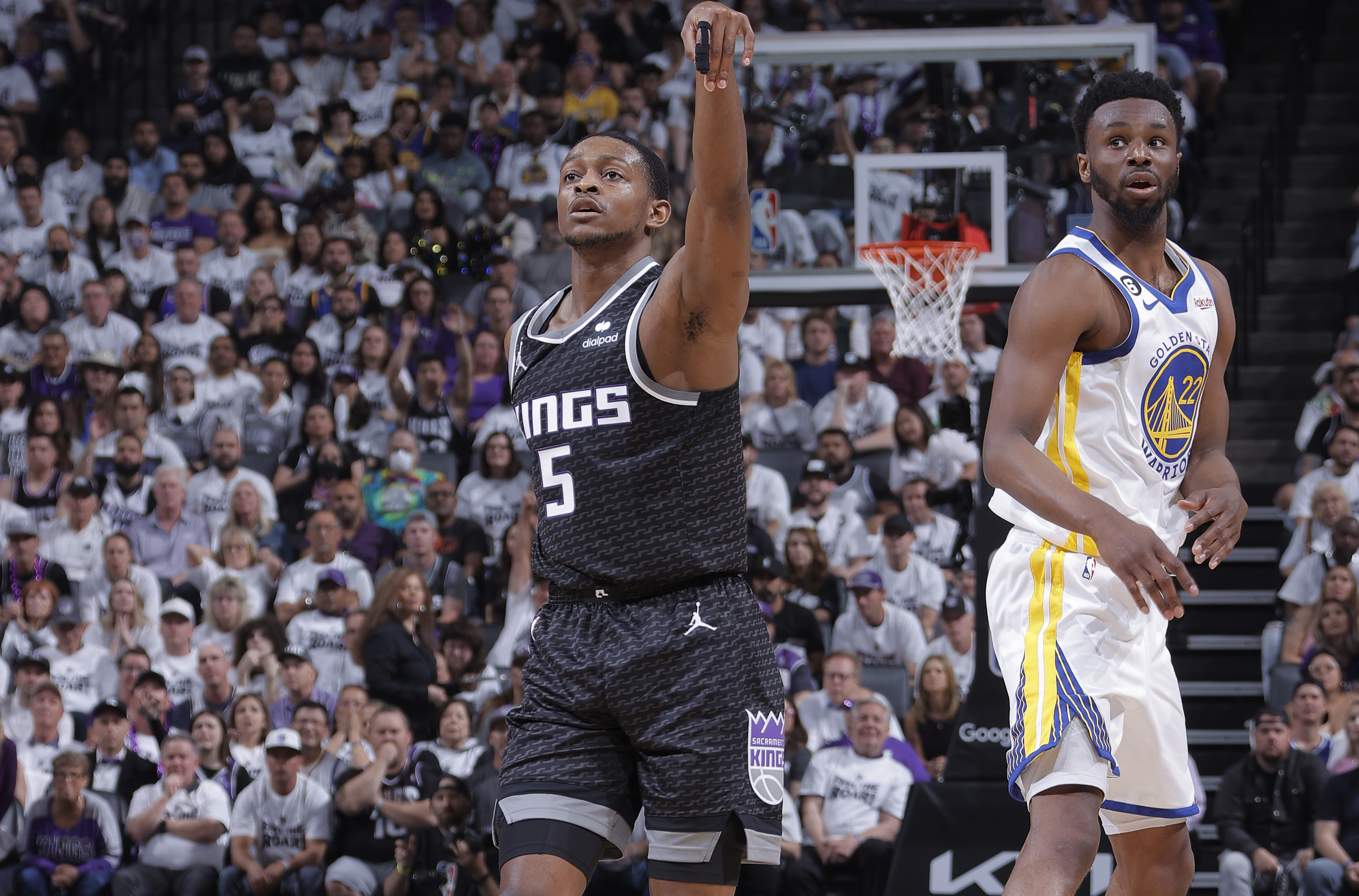 De'Aaron Fox injury update: Kings star plans to play with fractured finger  in Game 5 vs. Warriors