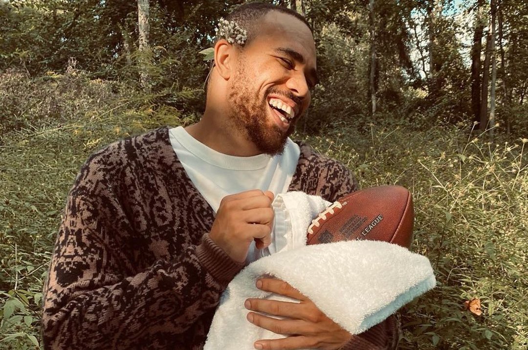 Colts' Kylen Granson does newborn photo shoot with first TD ball