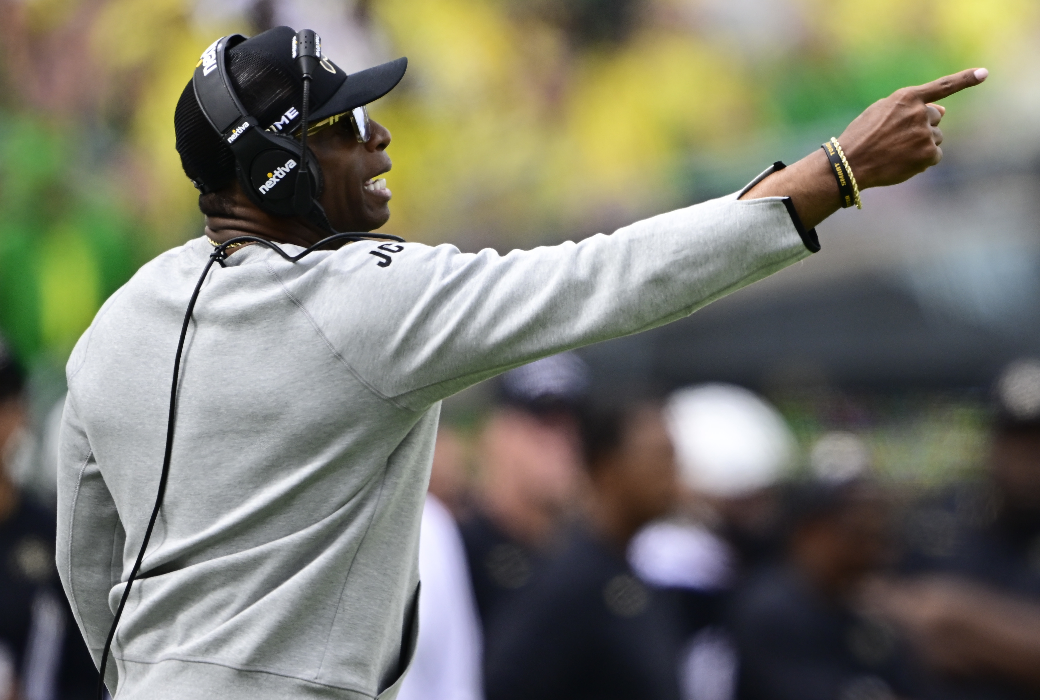 NFL Notes: Oregon Thumps Deion Sanders' Buffs, CFB Roundup, Nick