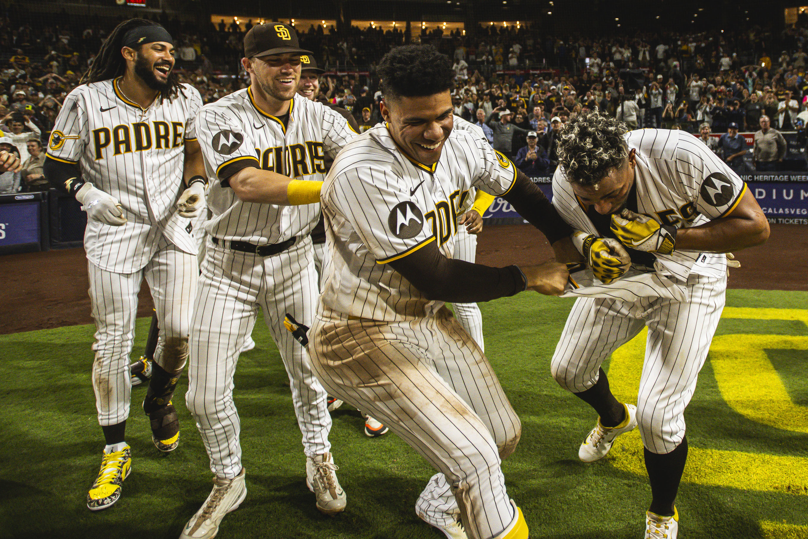 Colorado Rockies pile on five runs in the fourth to beat the Nationals, Rockies