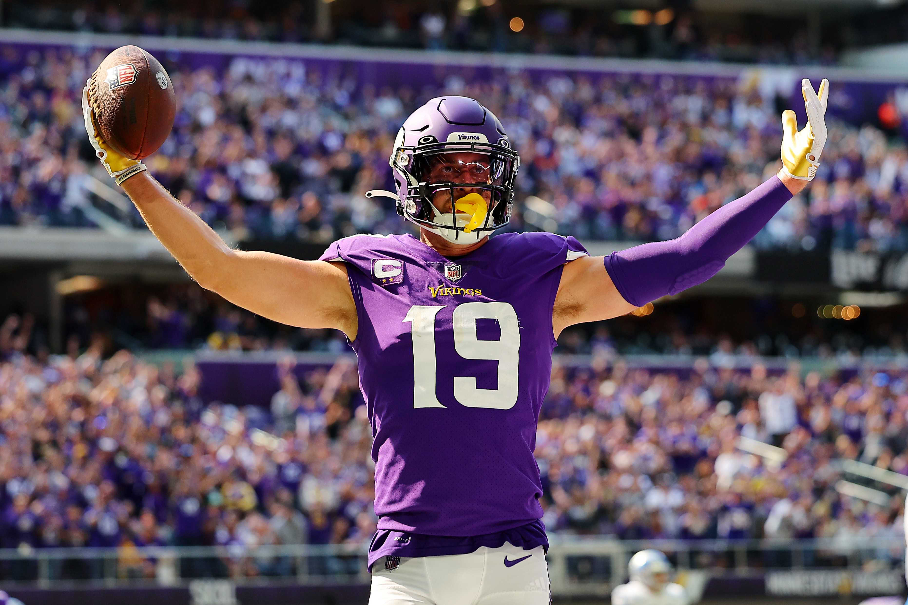 Vikings' Adam Thielen and Dalvin Cook rank top 50 in NFL apparel sales