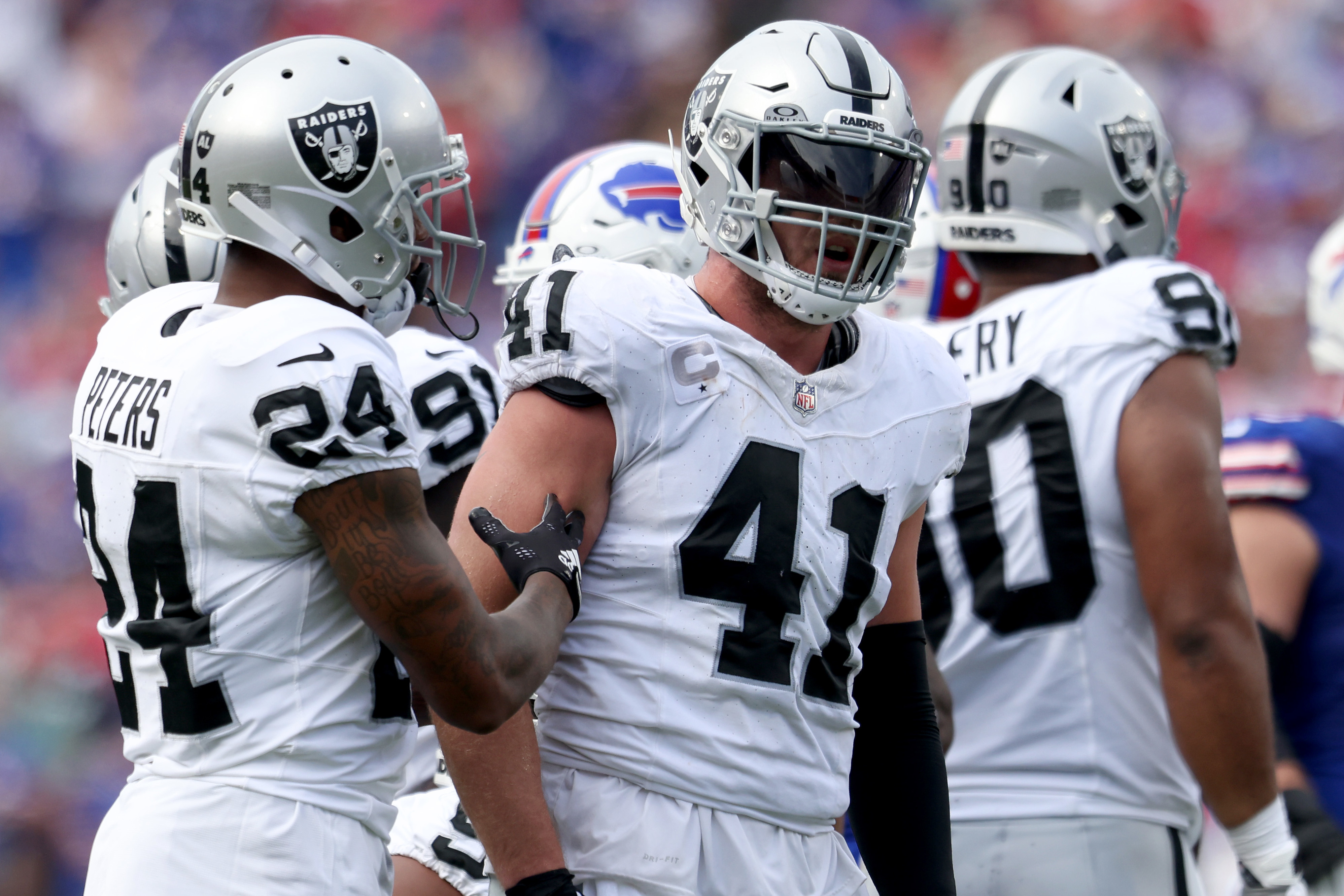 Raiders' Johnathan Abram (shoulder) to be placed on IR