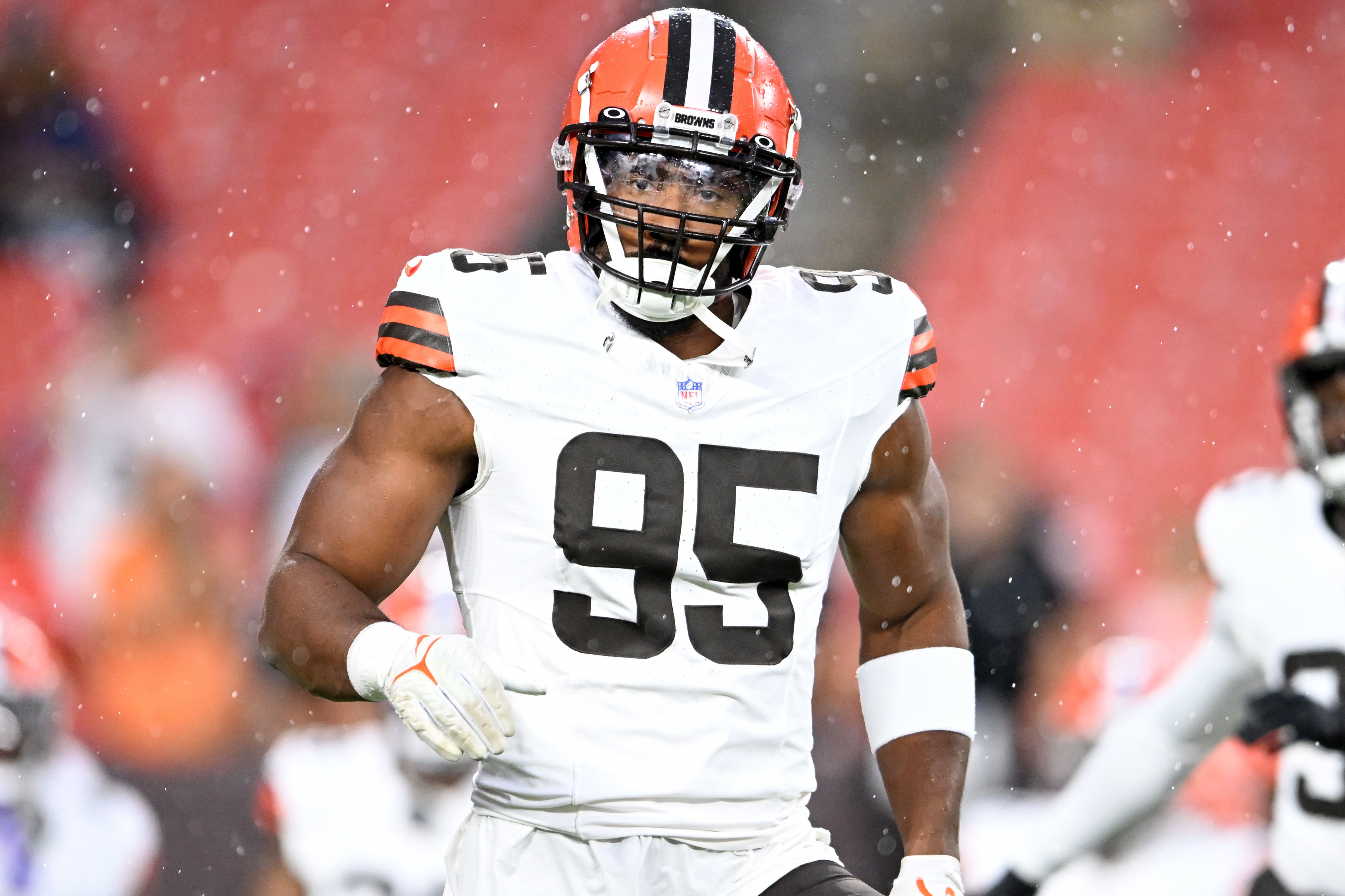 Browns make flurry of moves ahead of training camp opening