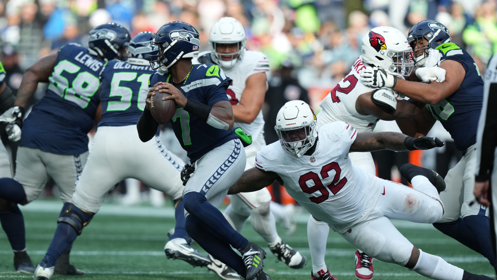 Seahawks' D.K. Metcalf chases down Cardinals' Budda Baker to save touchdown  - Sports Illustrated