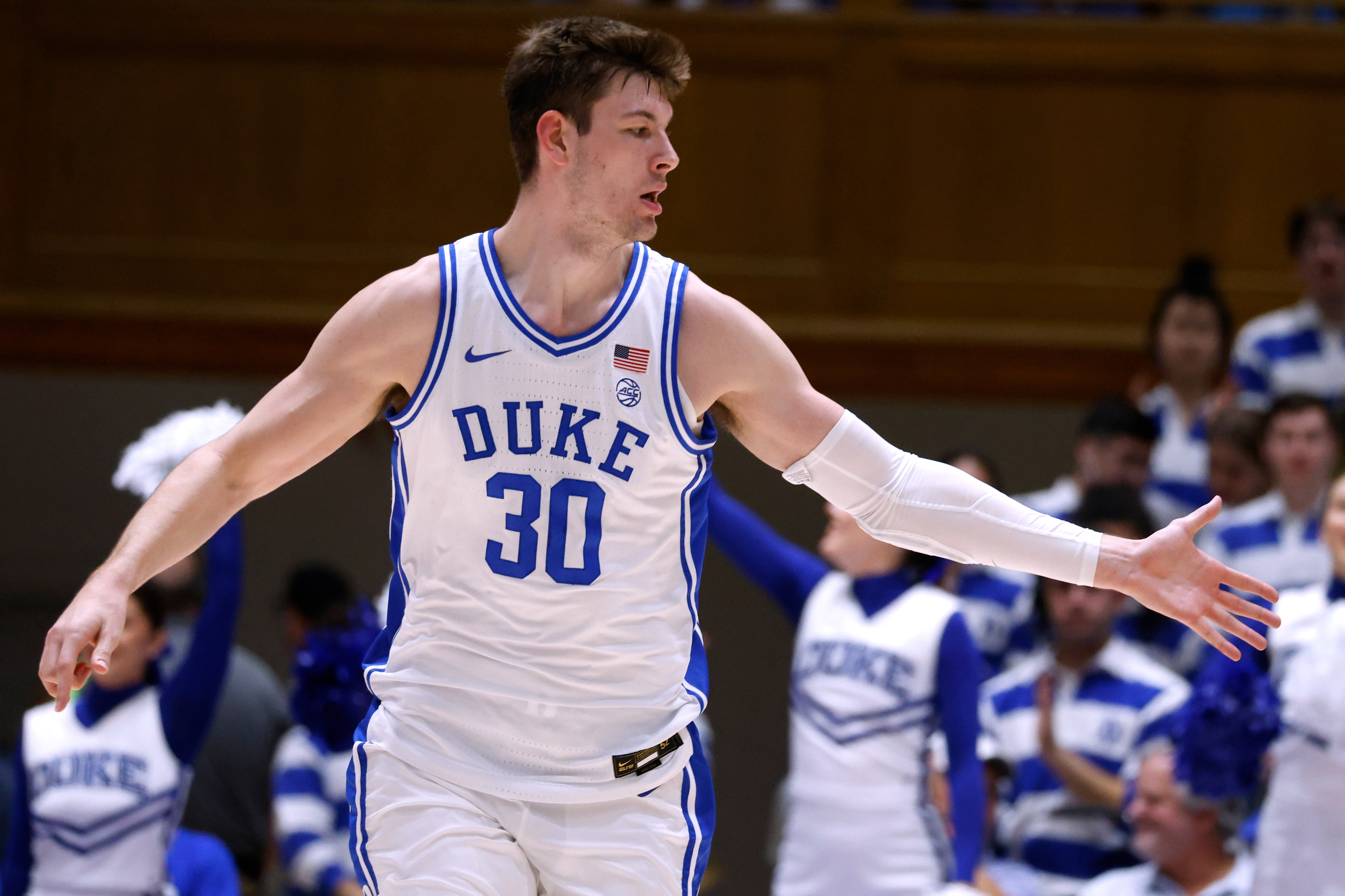 Bulldogs Gordon Hayward scores a last-second shot to win the over the  Musketeers. Butler wins 69-68 over Xavier.(20) Gordon Hayward. (Credit  Image: © Mike Taylor/Southcreek Global/ZUMApress.com Stock Photo - Alamy