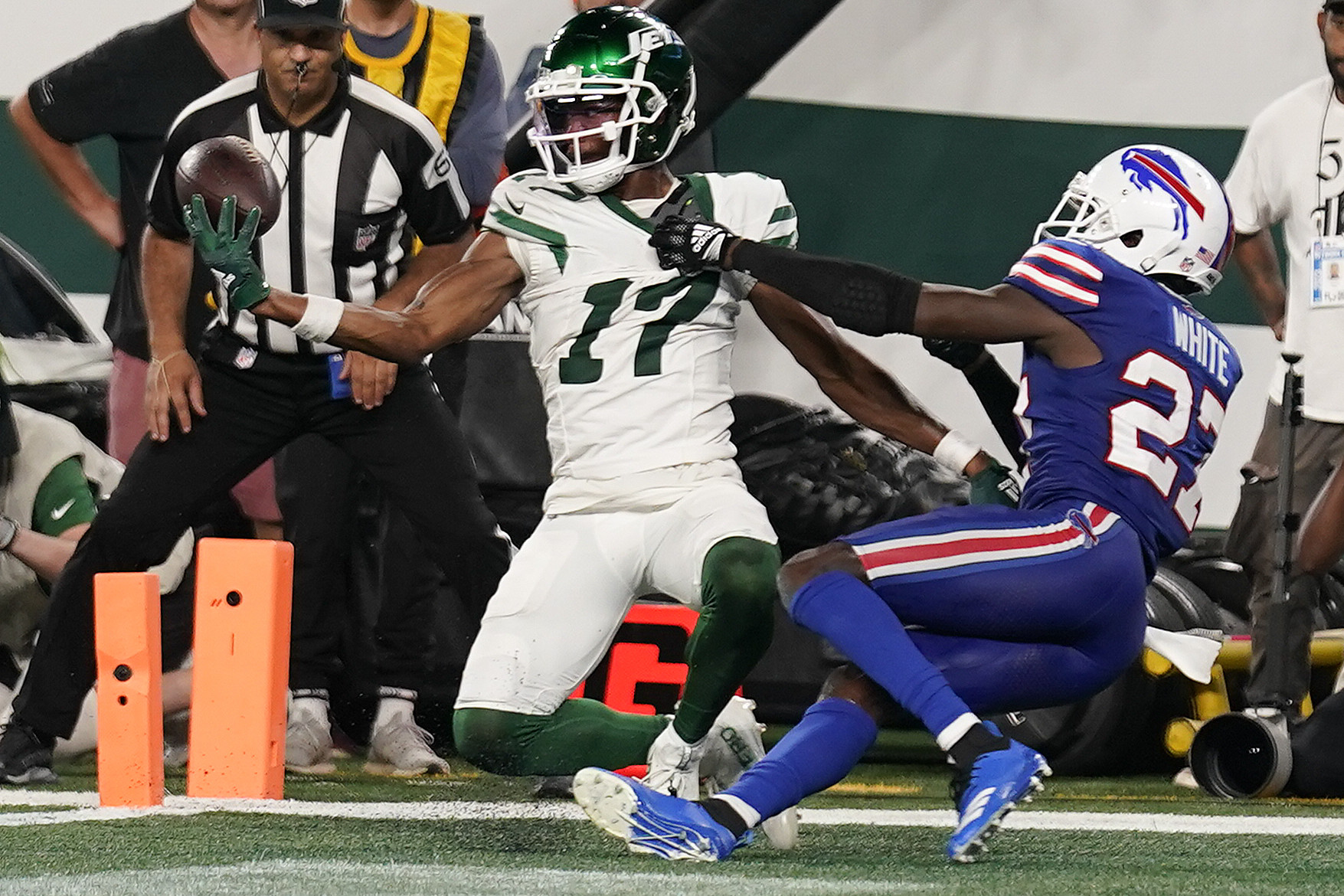 Lions' Tracy Walker ejected after dirty hit on Eagles QB Jalen Hurts, and  throwing punch after play