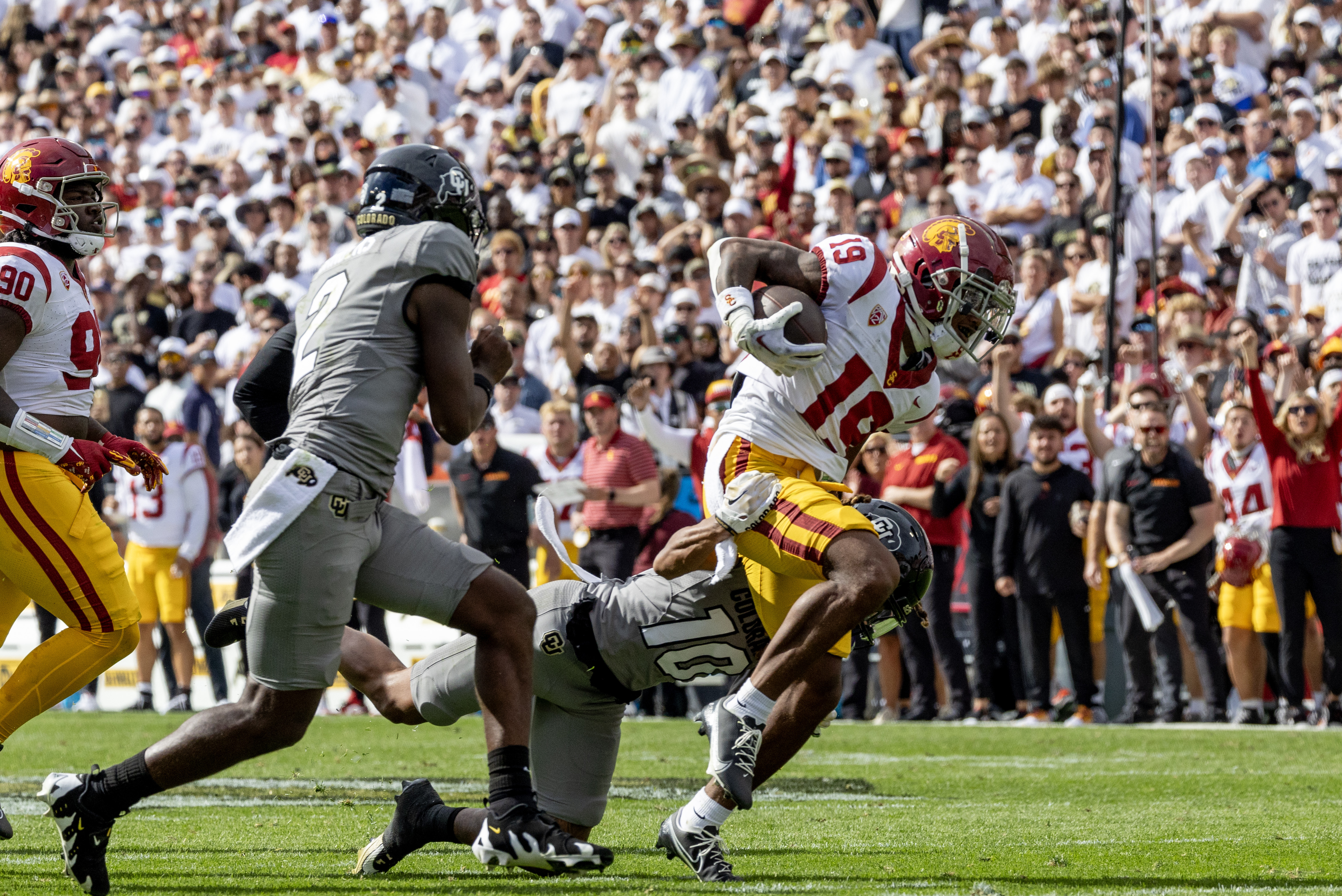 ボード「University Of Southern California Football--UniversityOf SoCal - USC  Trojans - USC Trojan Football」のピン