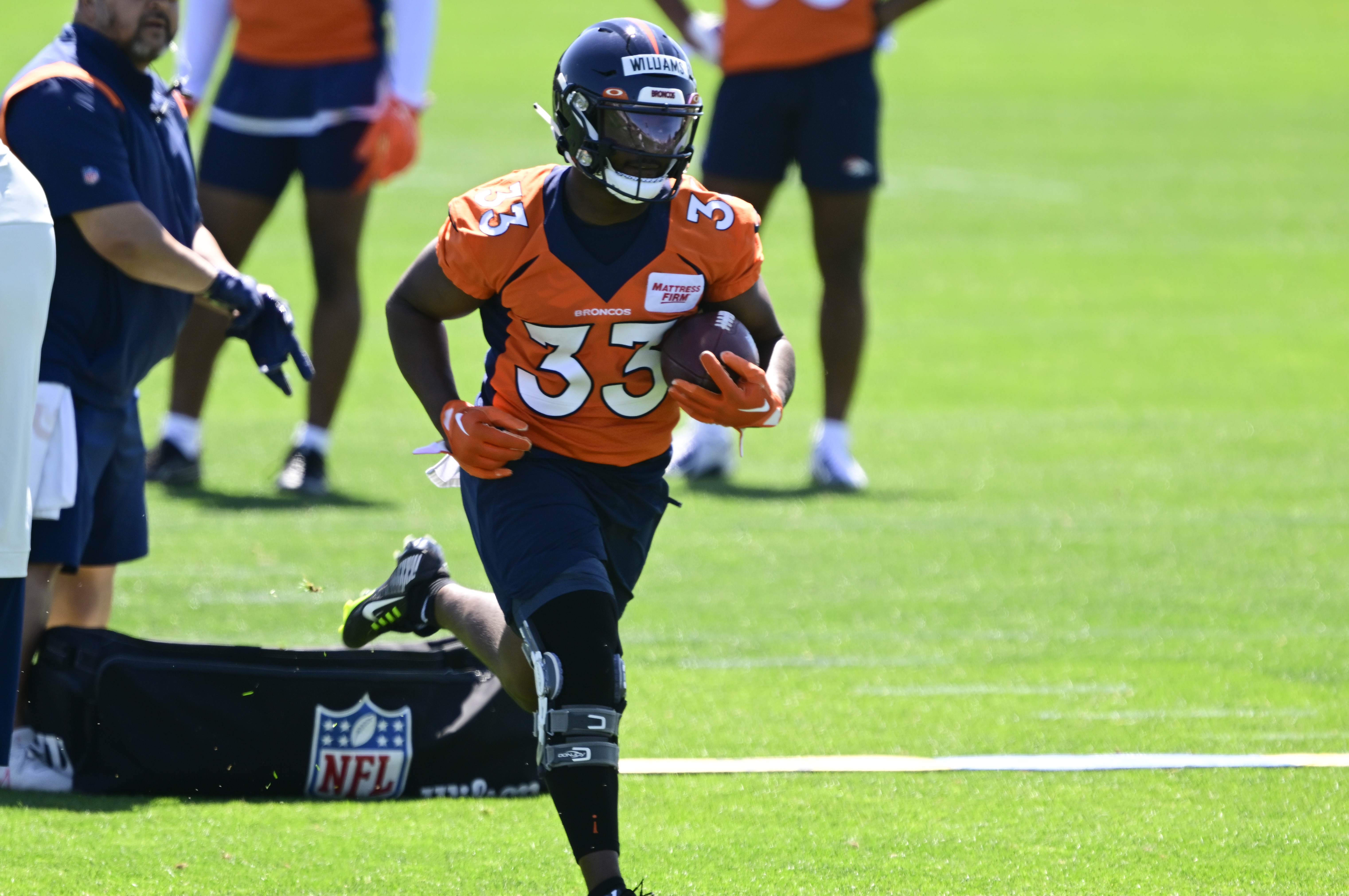 Broncos Camp Questions: How will the Broncos split carries between Javonte  Williams and Melvin Gordon III?