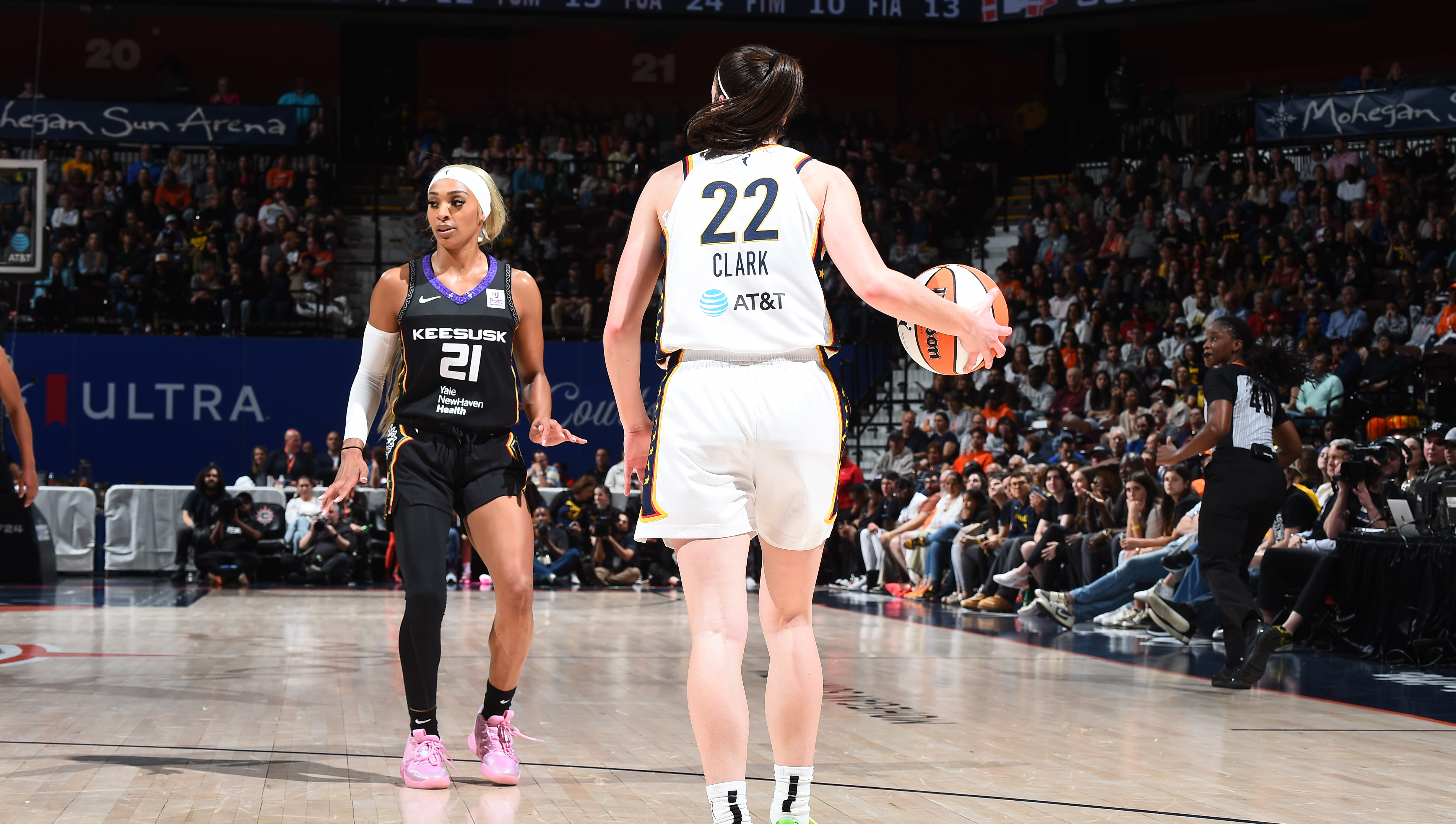 Comparing Clark’s Debut to WNBA Stars 🙌