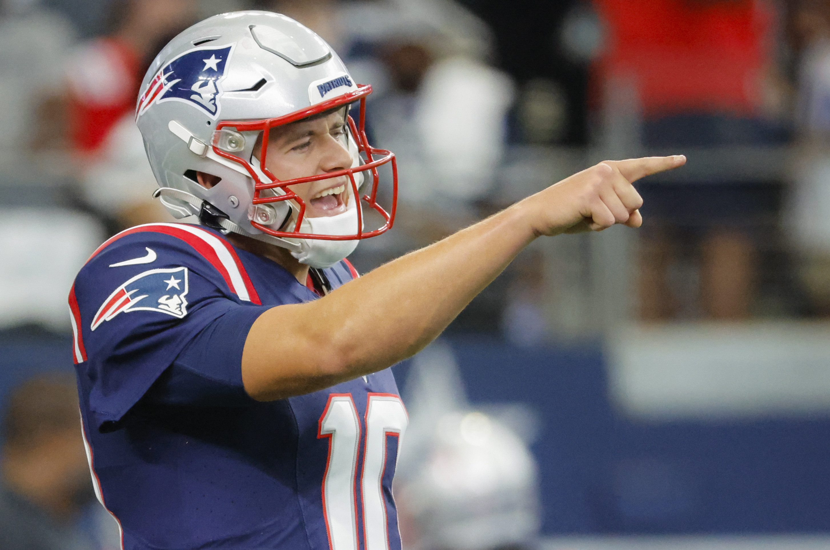 Patriots QB Mac Jones (ankle) limited at practice; rookie Bailey Zappe in  line to start vs. Lions?