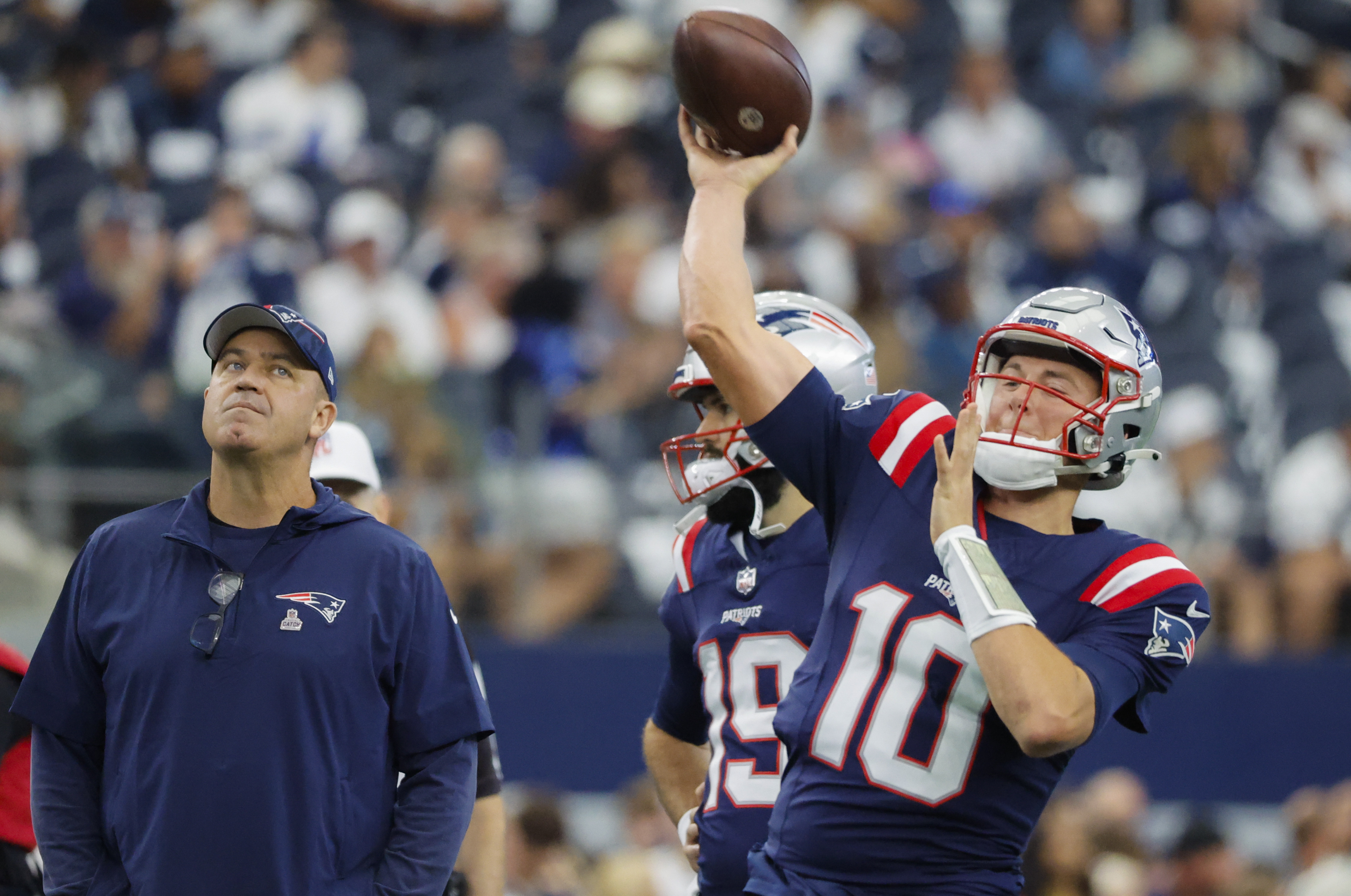 Patriots re-sign fail-safe Brian Hoyer in case QB plans implode