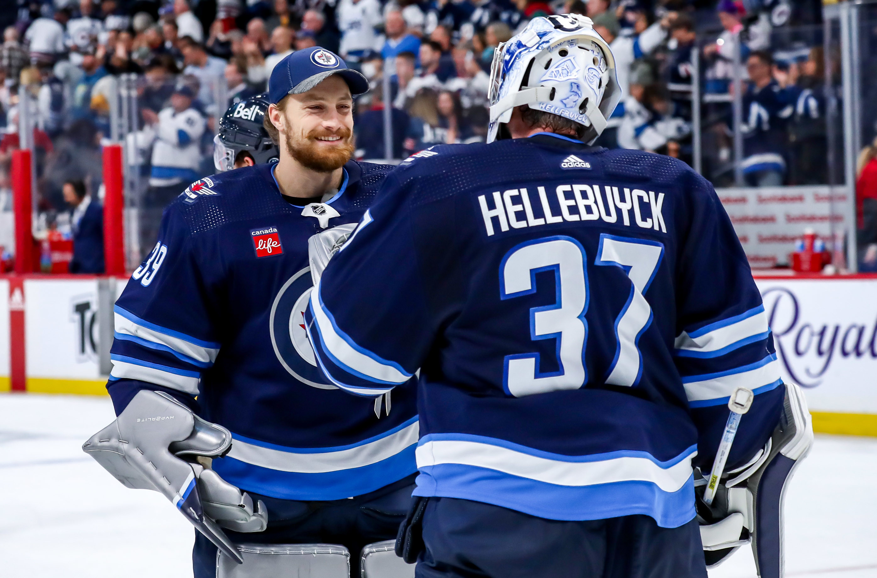 Two Winnipeg Jets sign deals that signal a change in NHL contracts