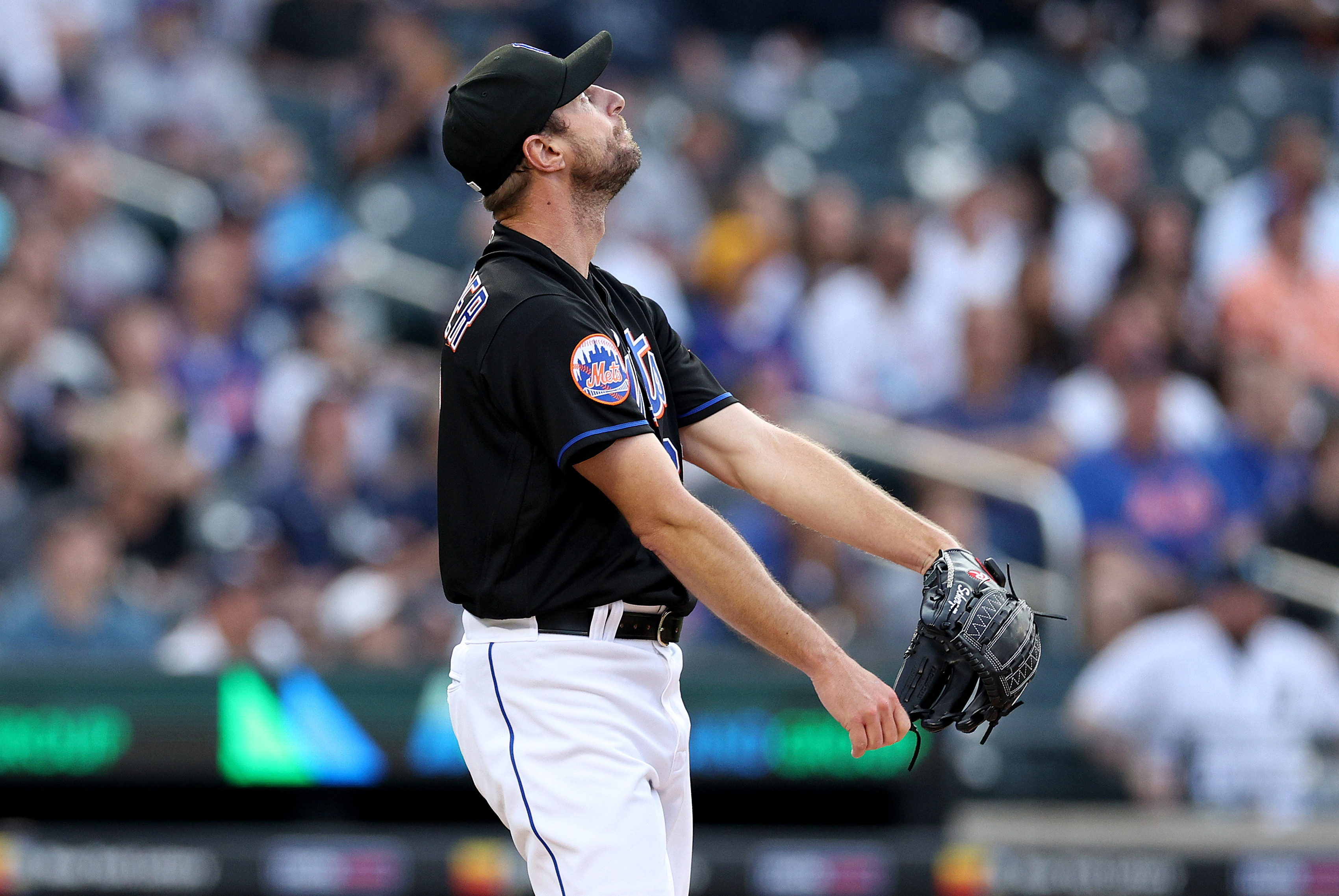 Oswaldo Cabrera wears grandma's tooth on necklace for Subway Series