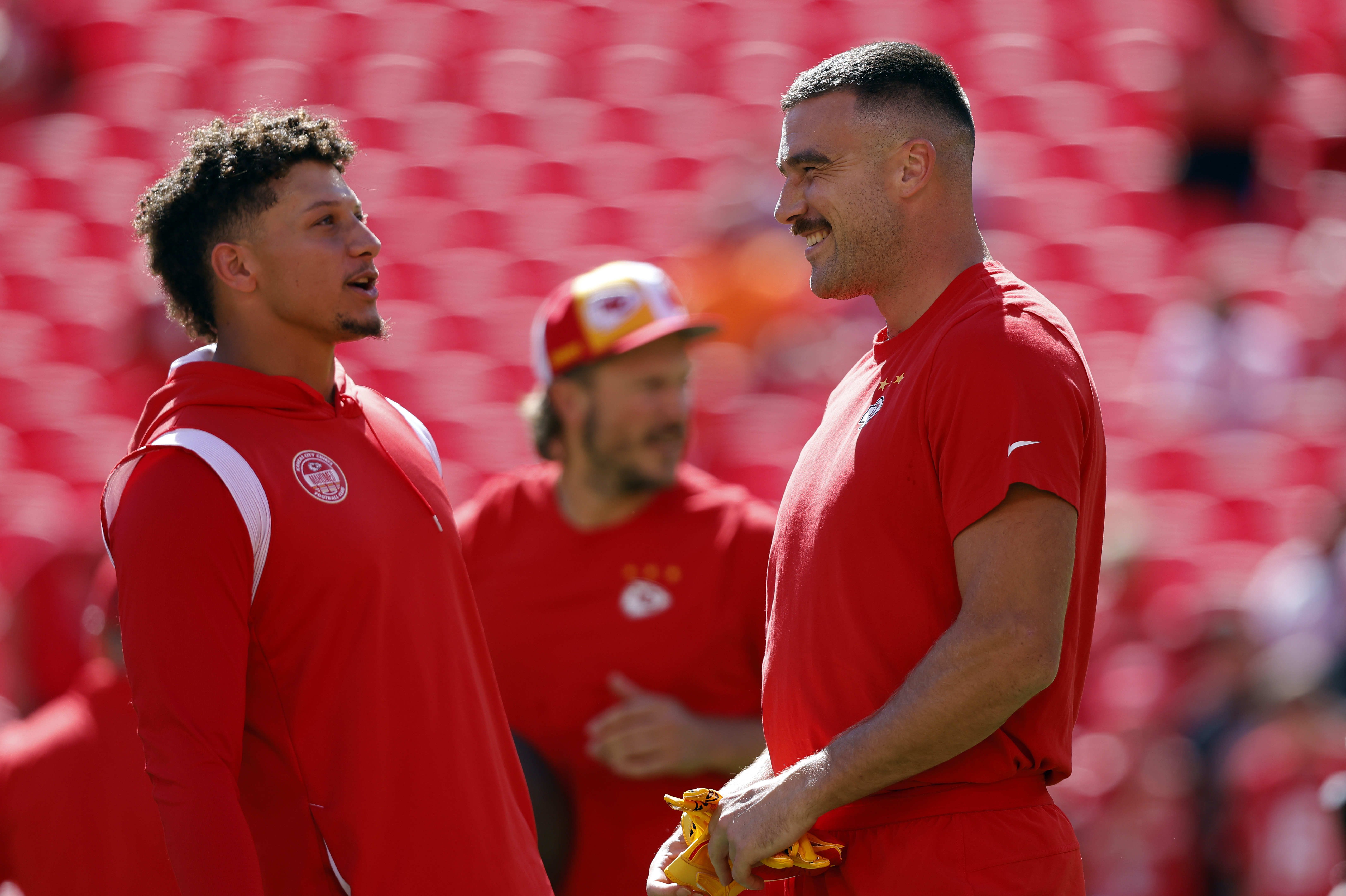 Patrick Mahomes surprises Kansas City youth with support for KC United