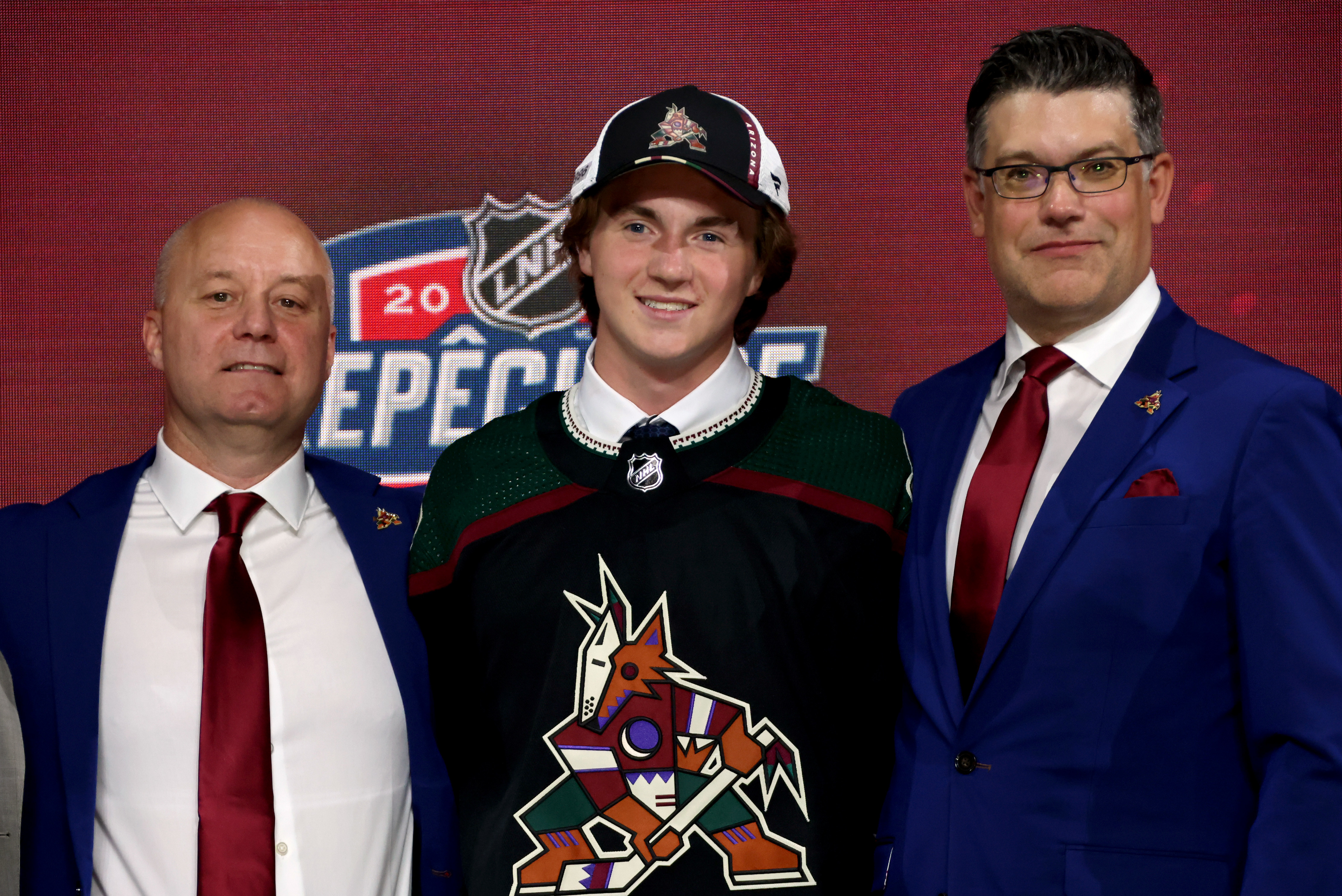 Watch: Bruce Boudreau surprised by Kevin Owens at NHL draft