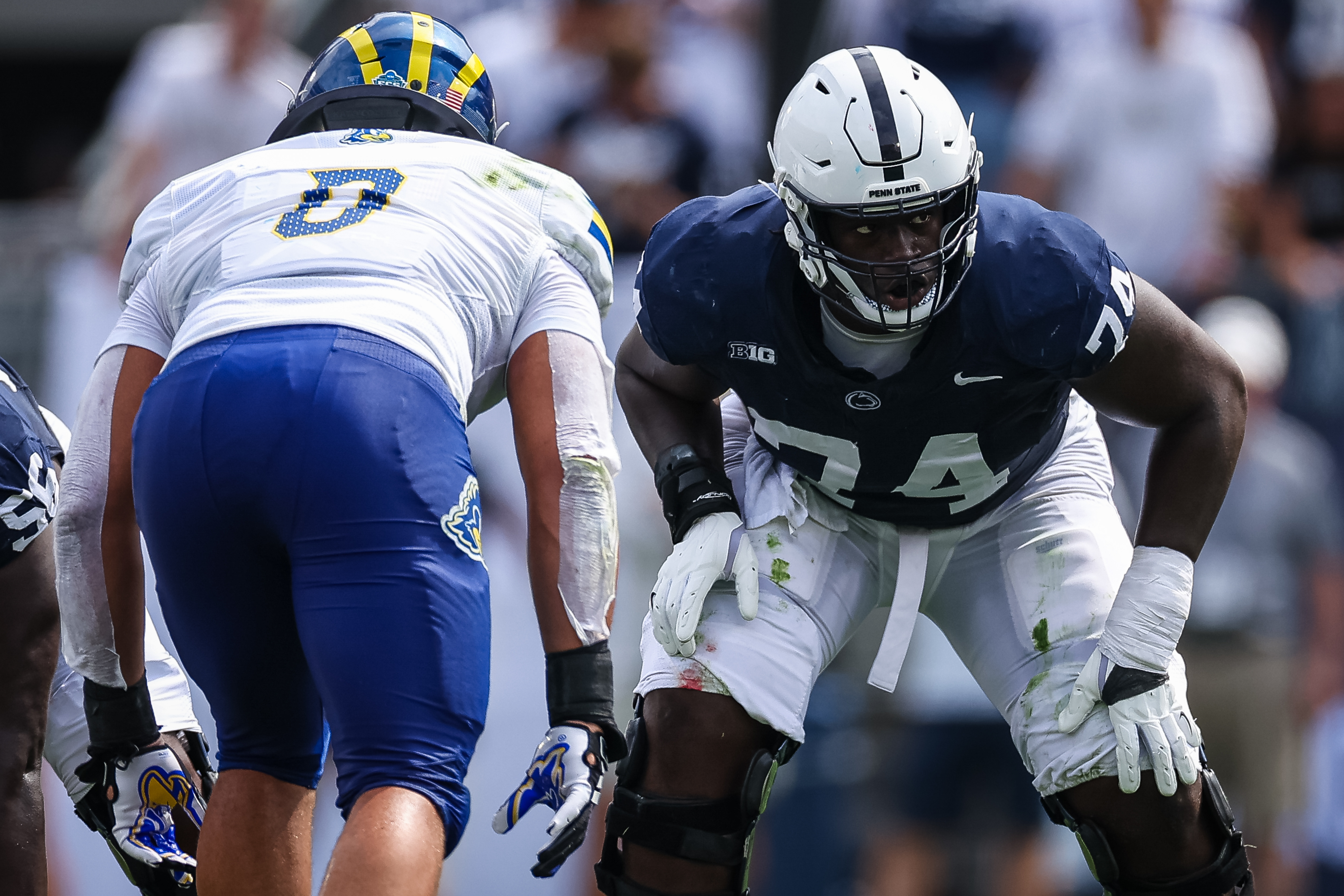 Jayson Oweh A Rising Star For Penn State Football, 'Going To Be  Unstoppable'