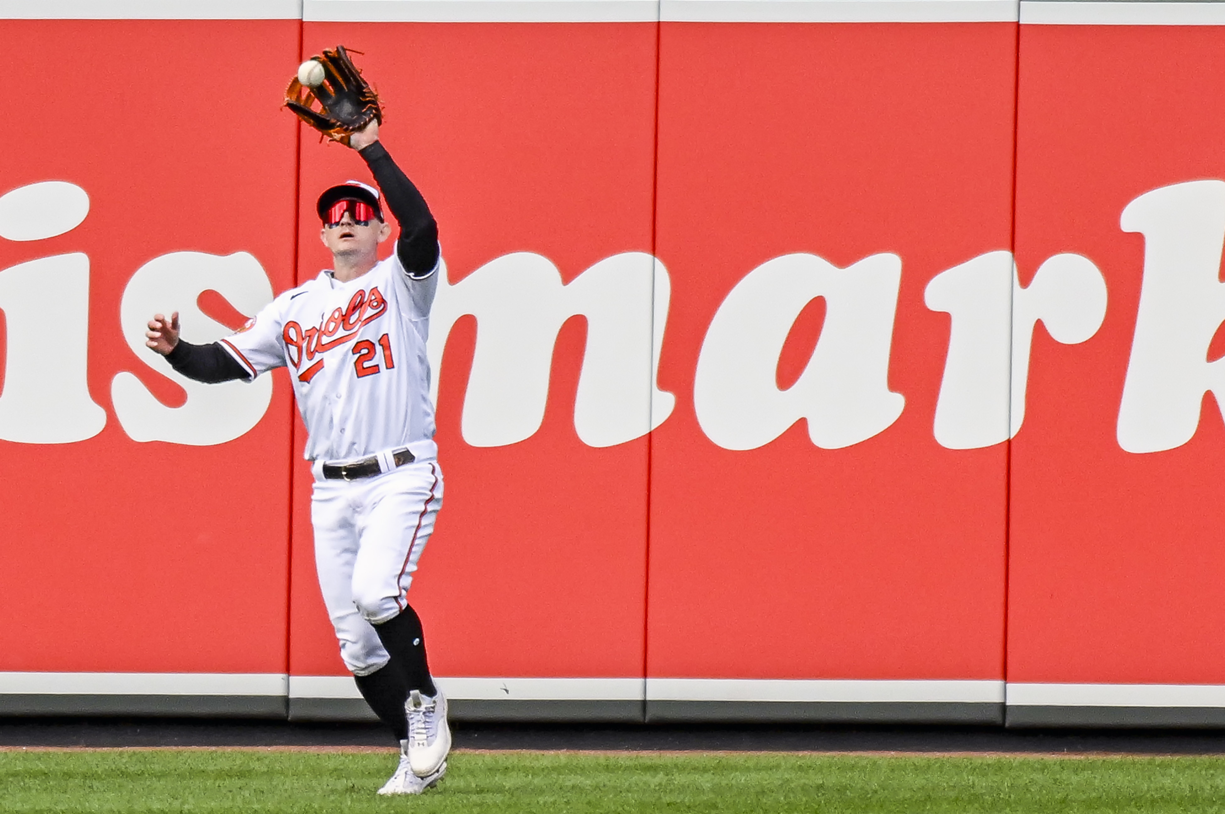 O's win at Target Field marked by the latest great catch by Mullins - Blog