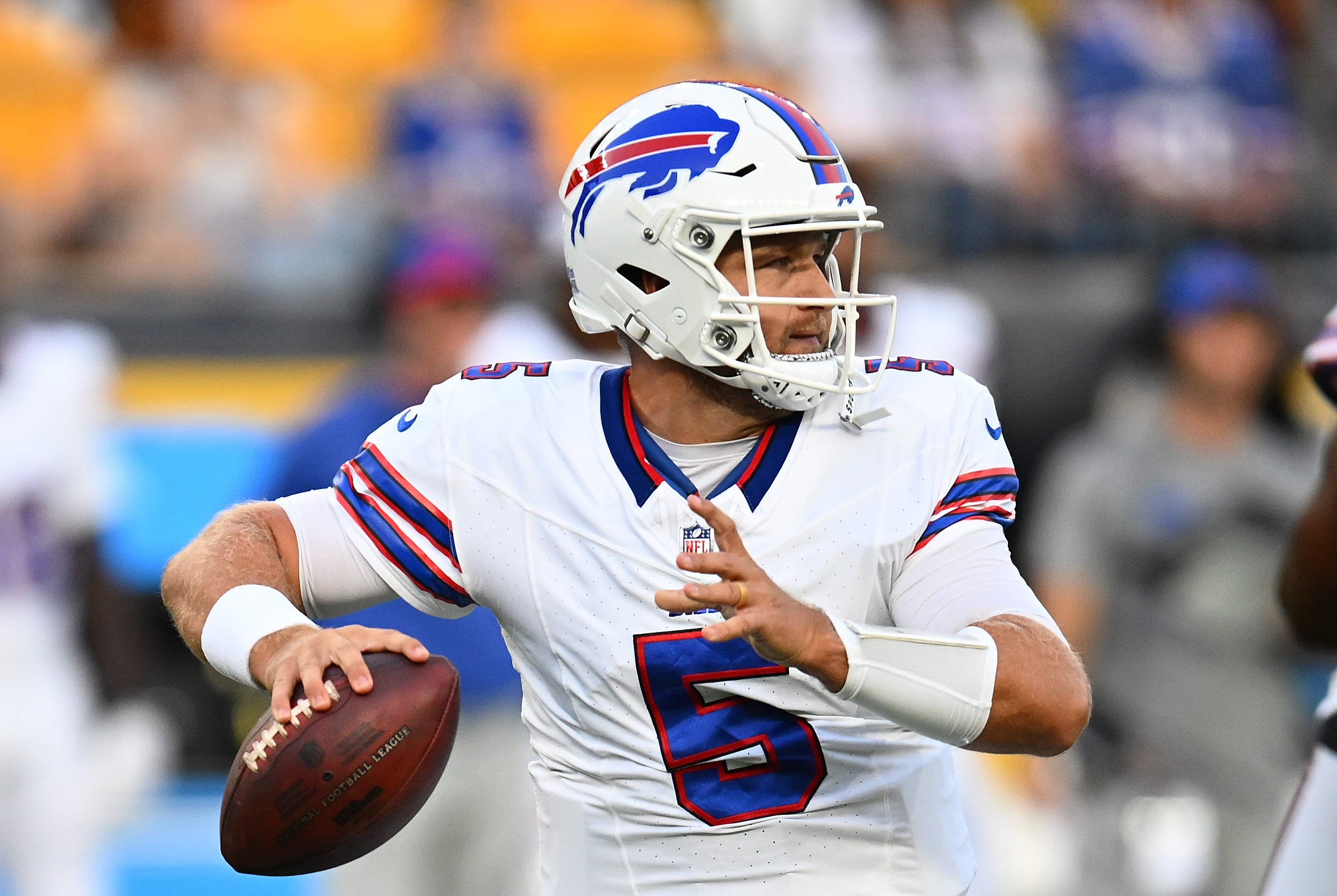 Pittsburgh Steelers linebacker Alex Highsmith (56) sits on the sidelines  during an NFL preseason football game against the Buffalo Bills in  Pittsburgh, Sunday, Aug. 20, 2023. (AP Photo/Gene J. Puskar Stock Photo -  Alamy