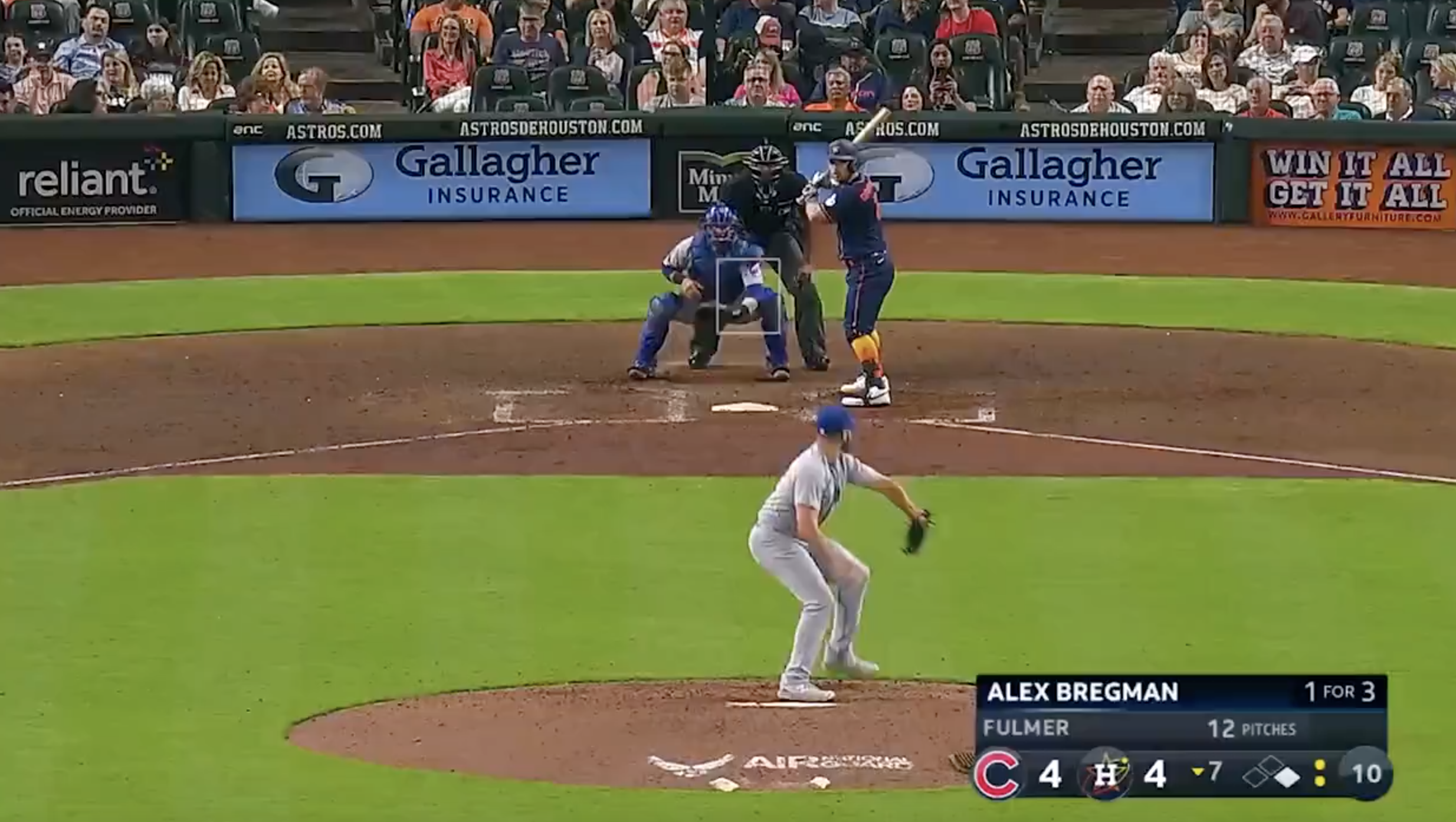 Bregman's homer lifts Astros over Cubs; Bellinger hurt