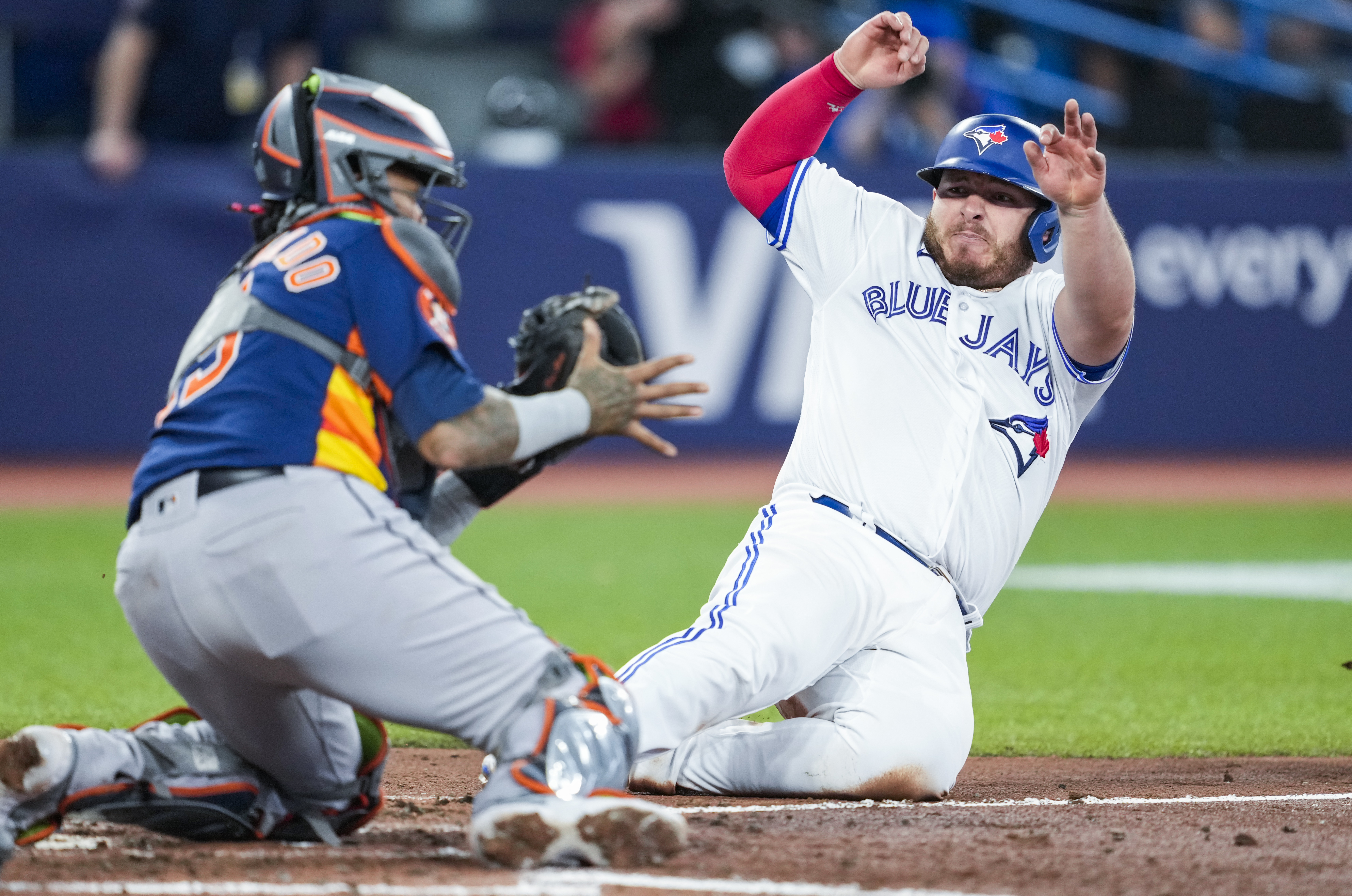 Houston Astros: Yuli Gurriel removed from World Series roster