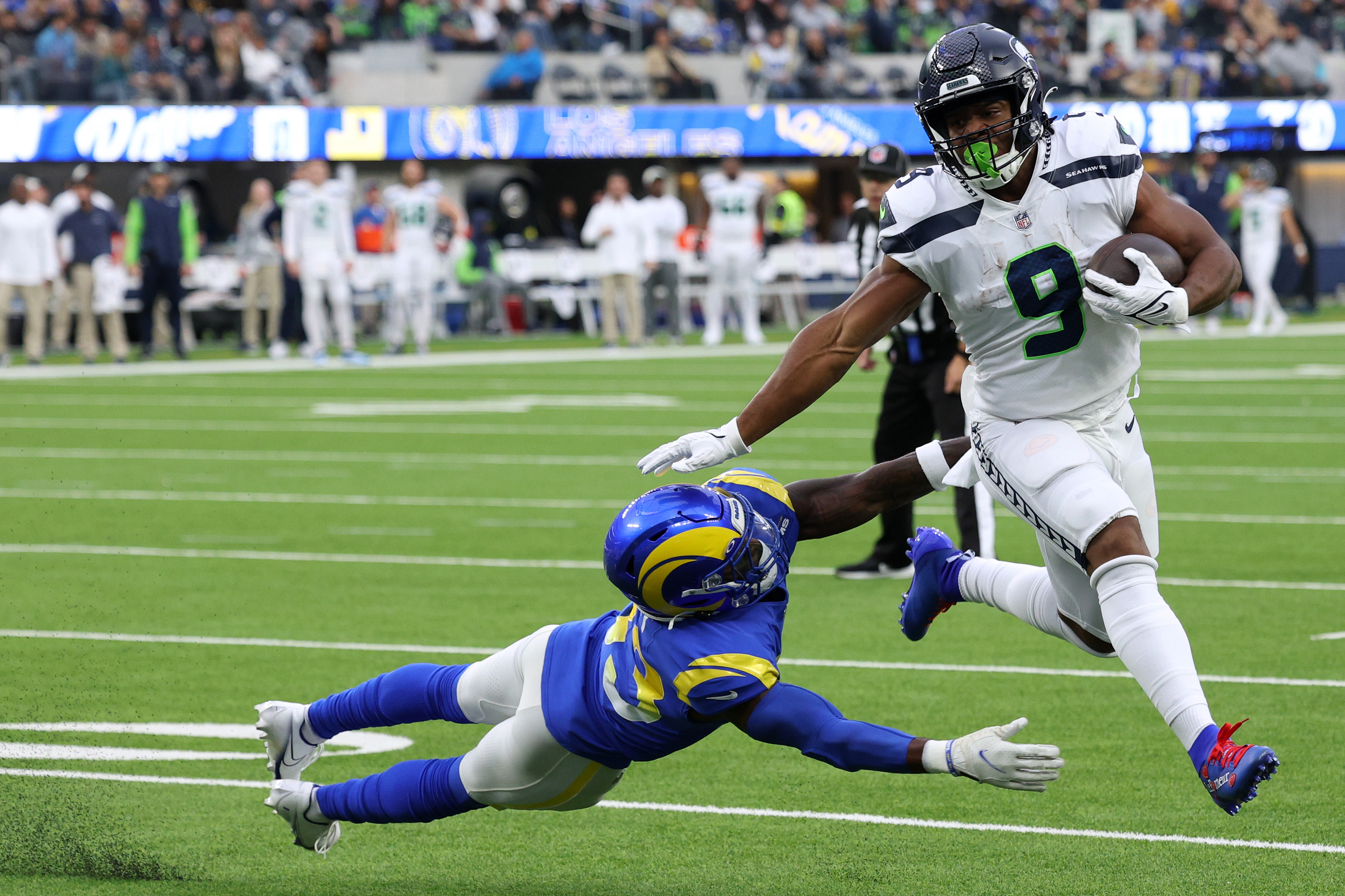 How Seahawks rookie RB Kenneth Walker III had a breakout game vs Saints -  Field Gulls