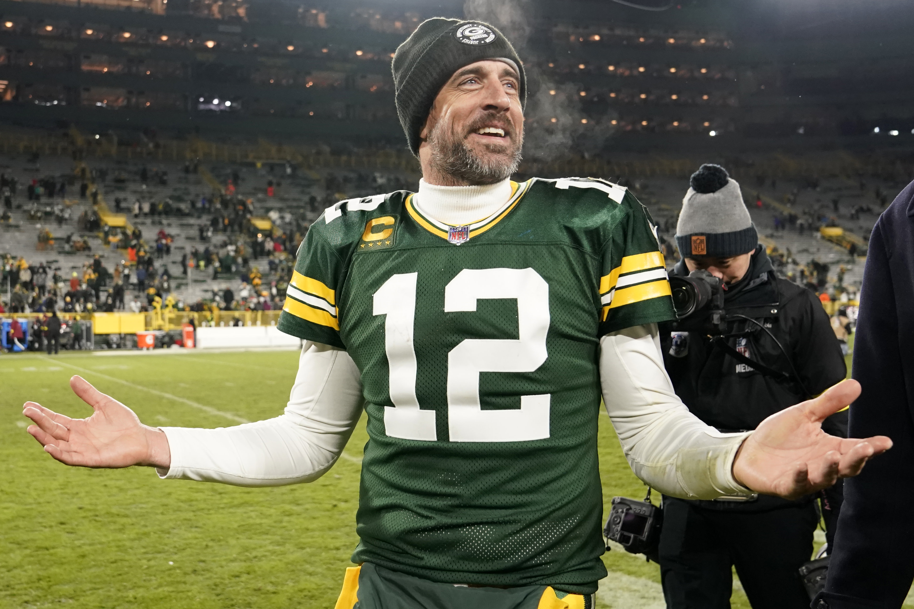 Packers defeat Rams 24-12 to keep playoff hopes alive - Wausau