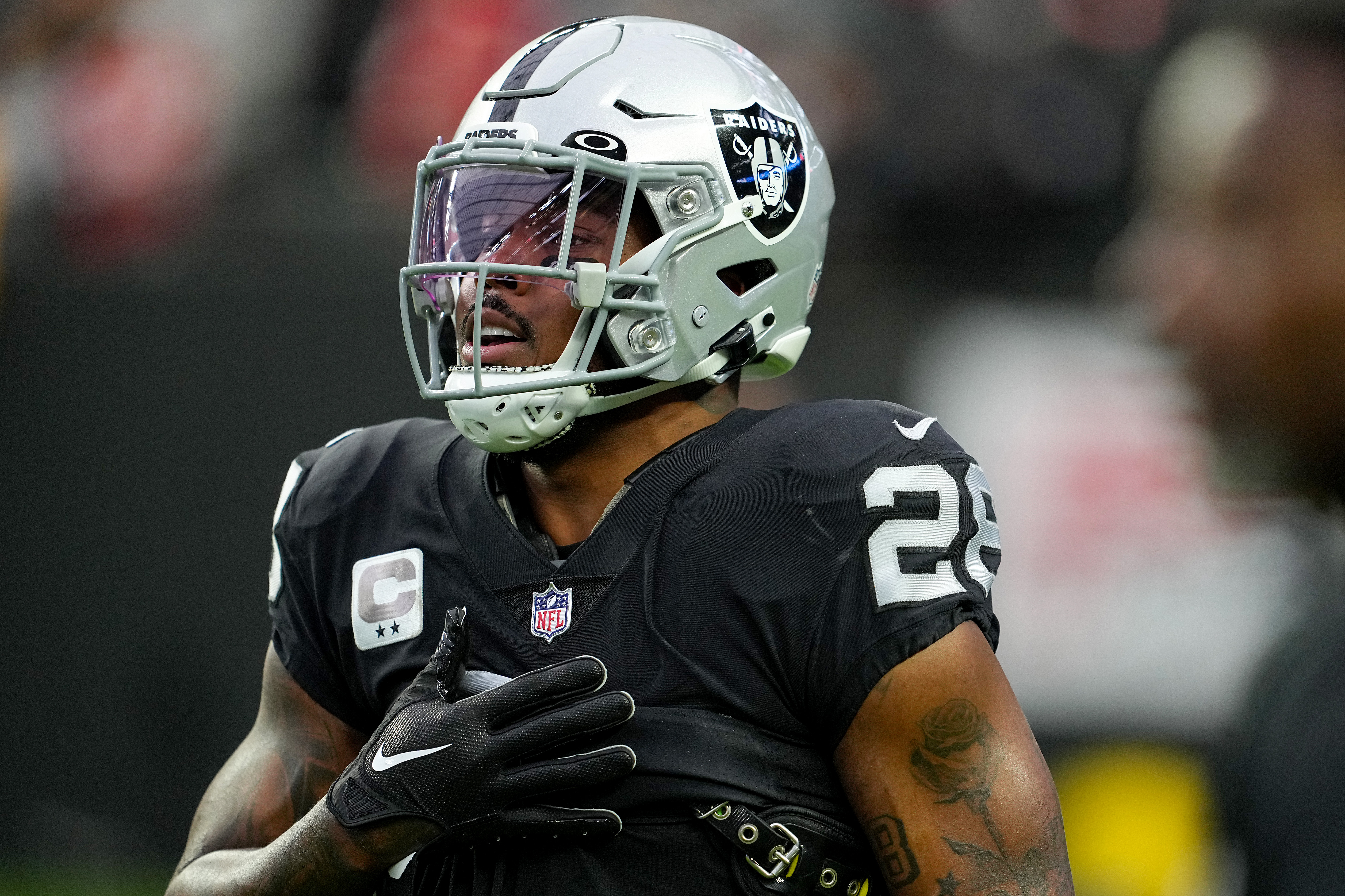 Raiders RB Josh Jacobs Takes In His First NHL Game — VGK Lifestyle