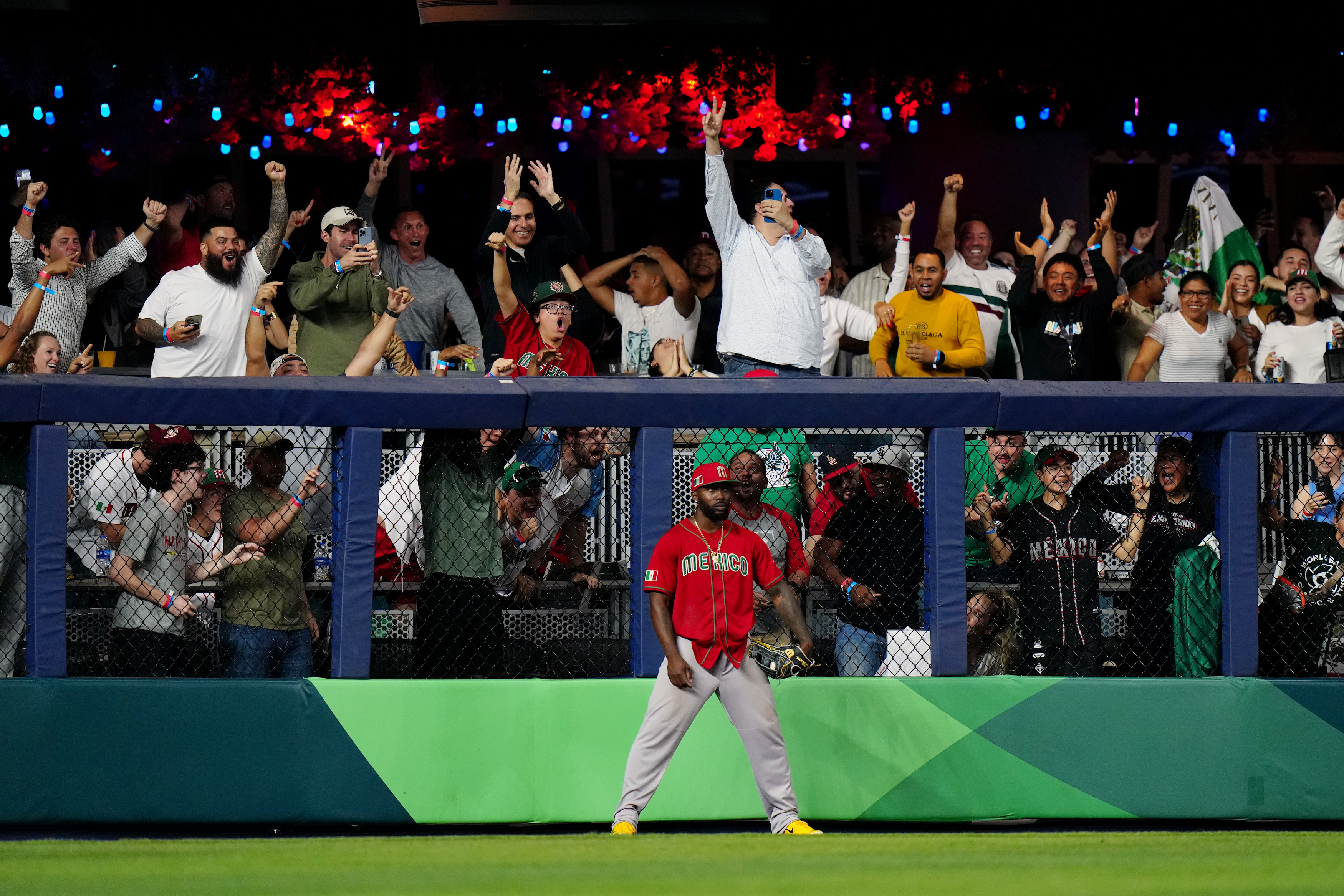 Joon Lee on X: Kyle Tucker posing with the final out of the World Series,  photo courtesy of MLB  / X