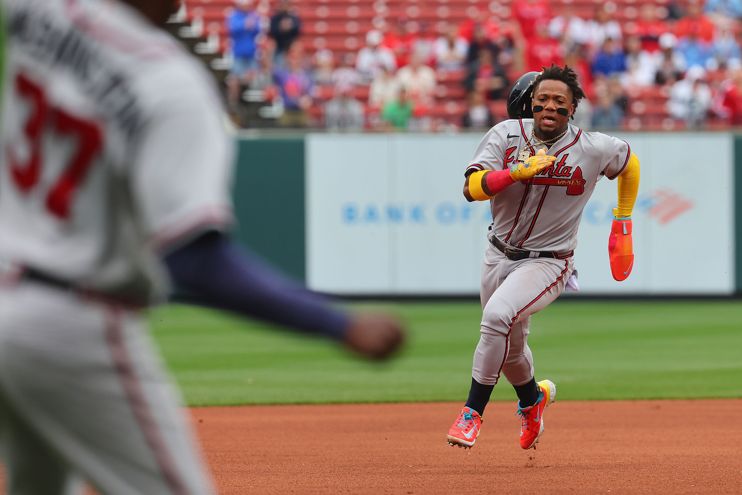 Bryce Elder, Braves look to complete sweep of Cardinals - Battery