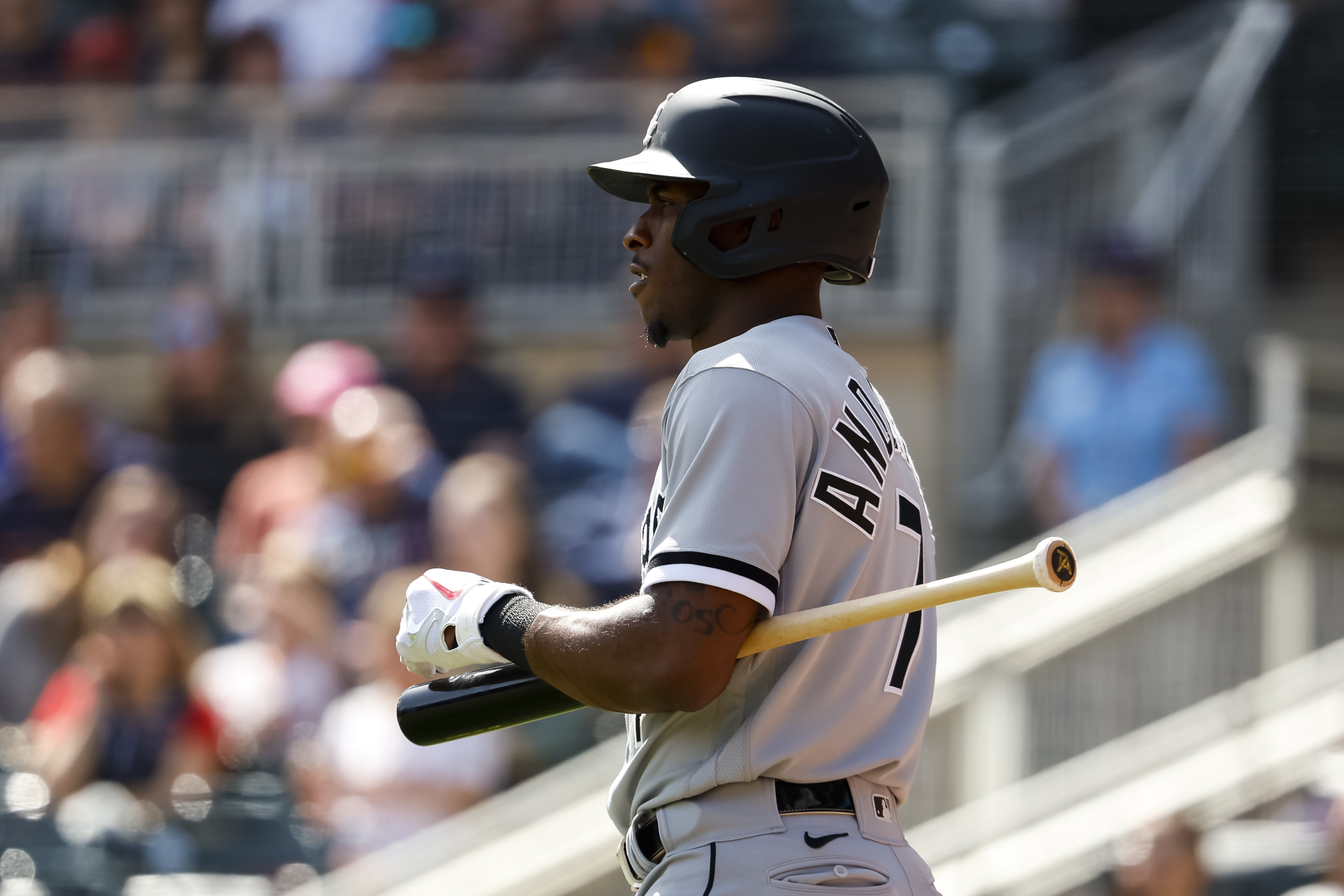 Andrew Benintendi stars as White Sox top Twins 3-2 in 10 innings