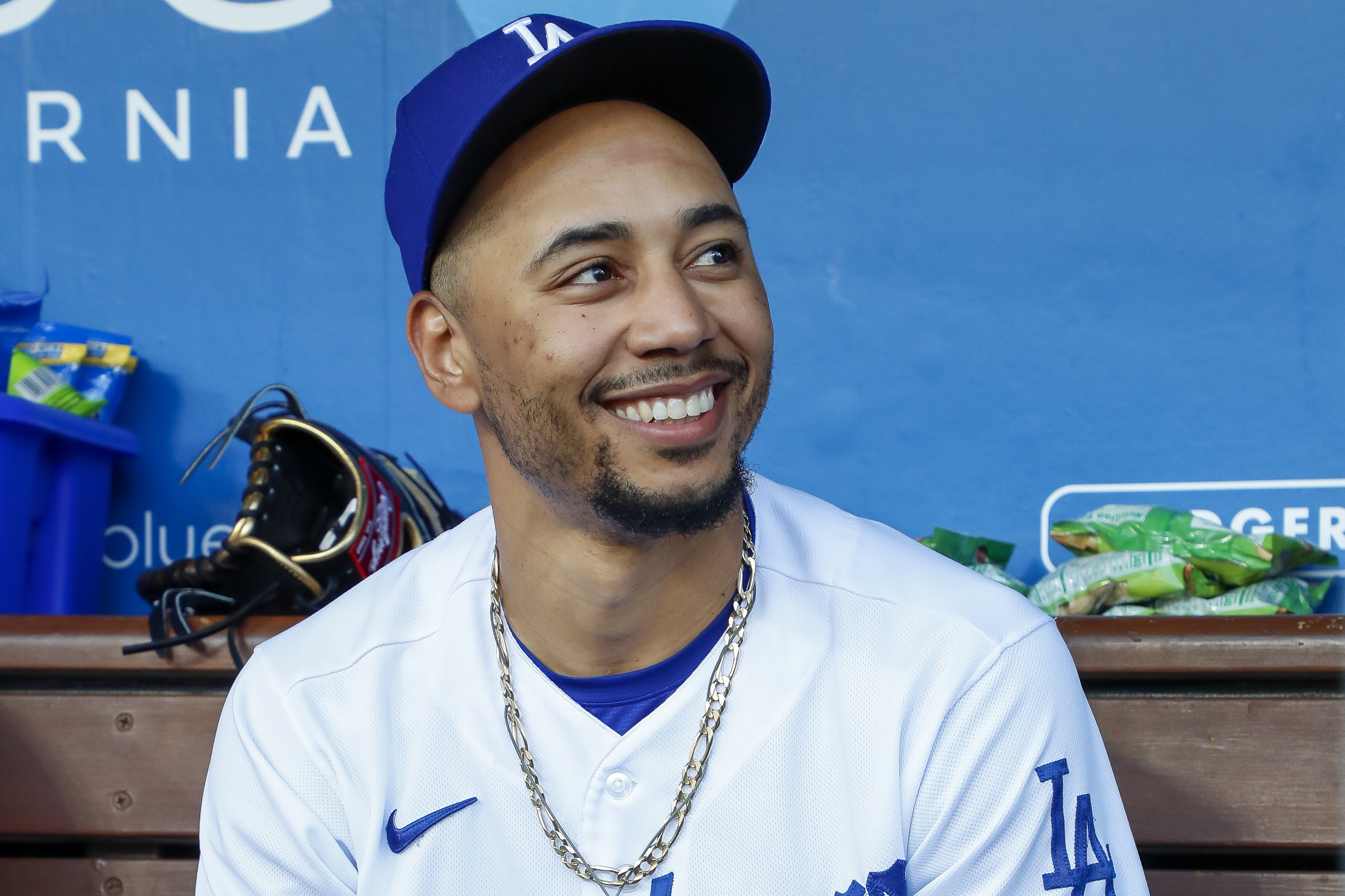 Dodger Blue on X: Mookie Betts and Bryce Harper did a jersey swap. WATCH:    / X