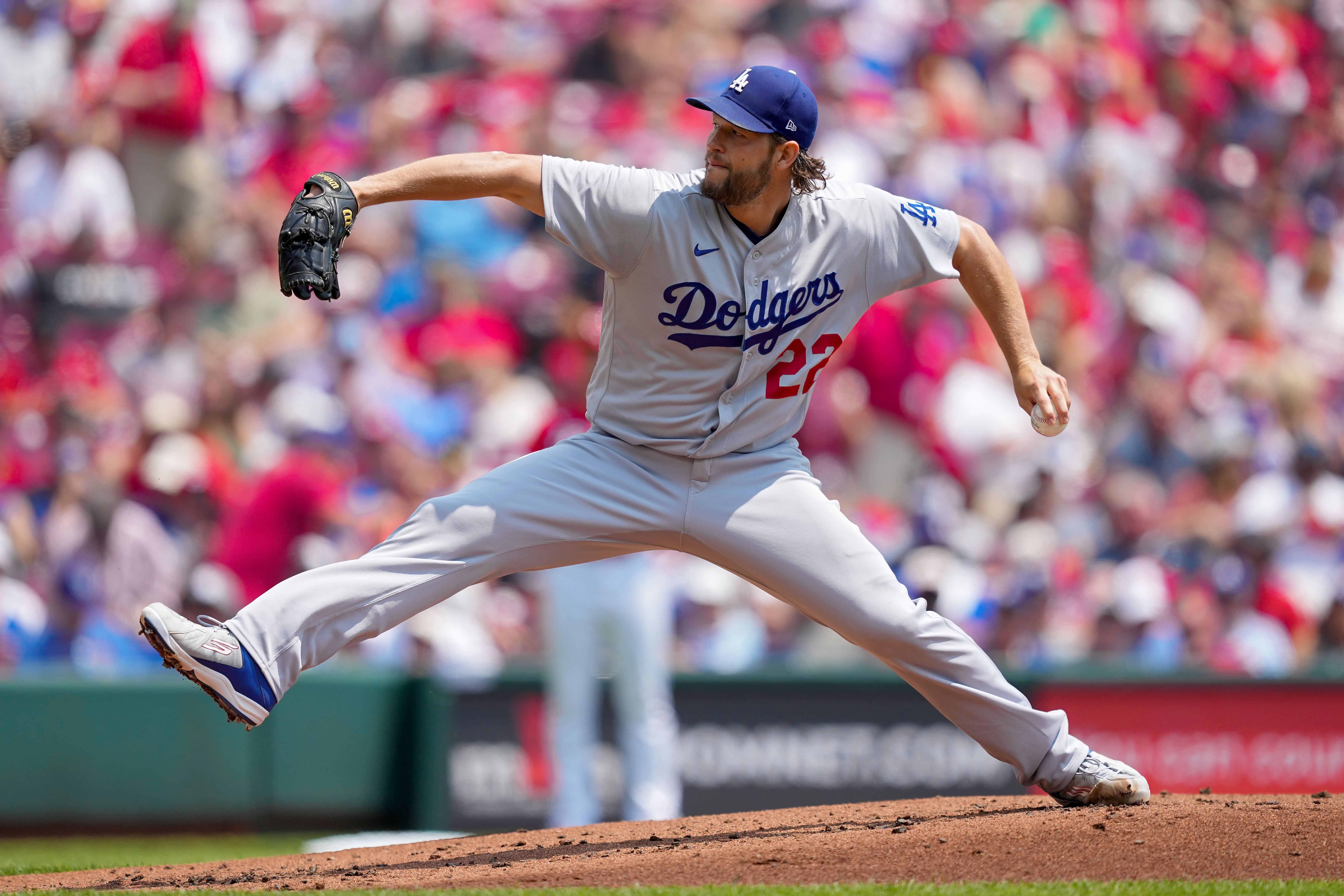 Hall of Fame antidote: Los Angeles Dodgers' Clayton Kershaw slows Elly De  La Cruz, Reds