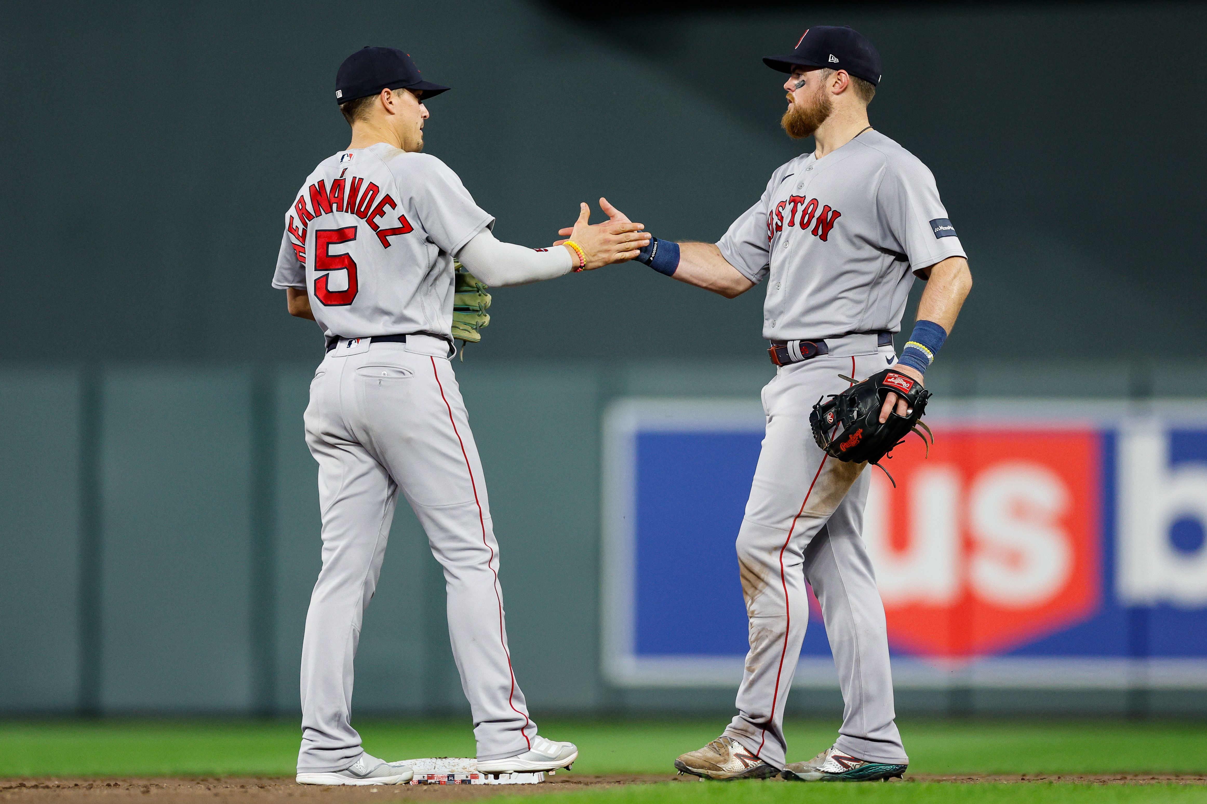 Red Sox beat Twins 10-4 for 6th straight win