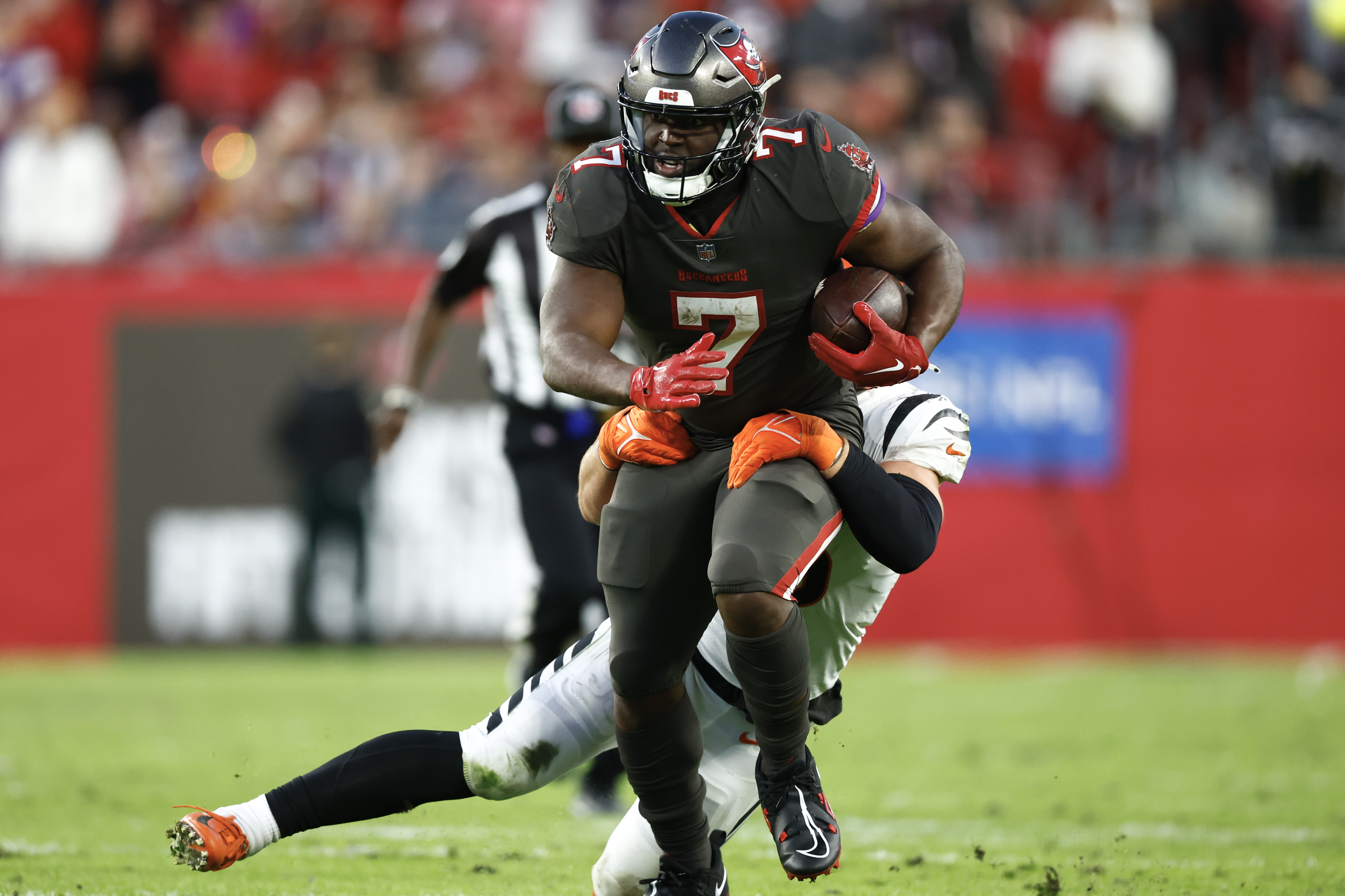 Bucs reportedly re-signing Leonard Fournette - Bucs Nation